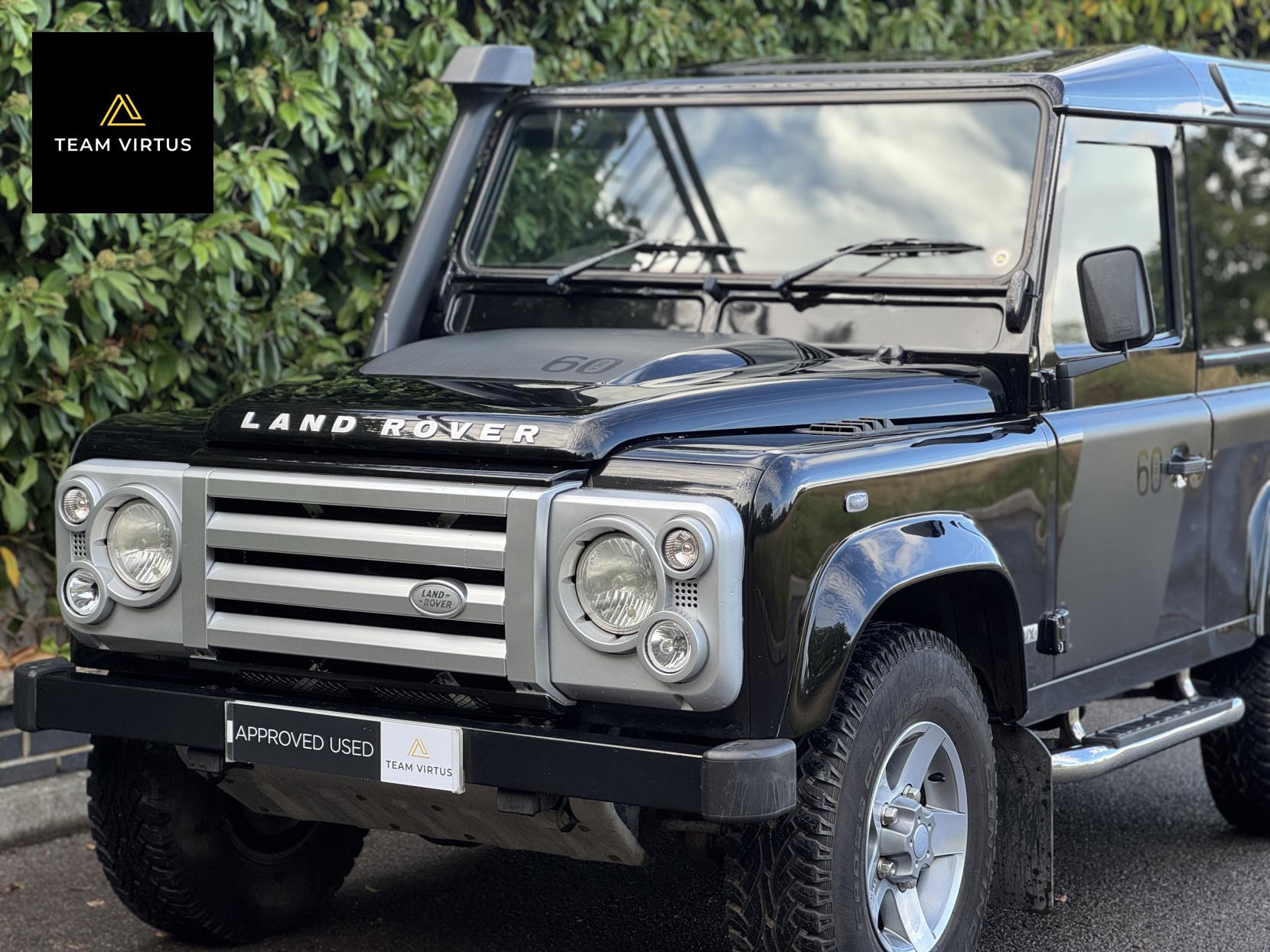 Land Rover Defender 90 SVX 2.4 TDCi SVX SUV 3dr Diesel Manual 4WD SWB Euro 4 (122 bhp)