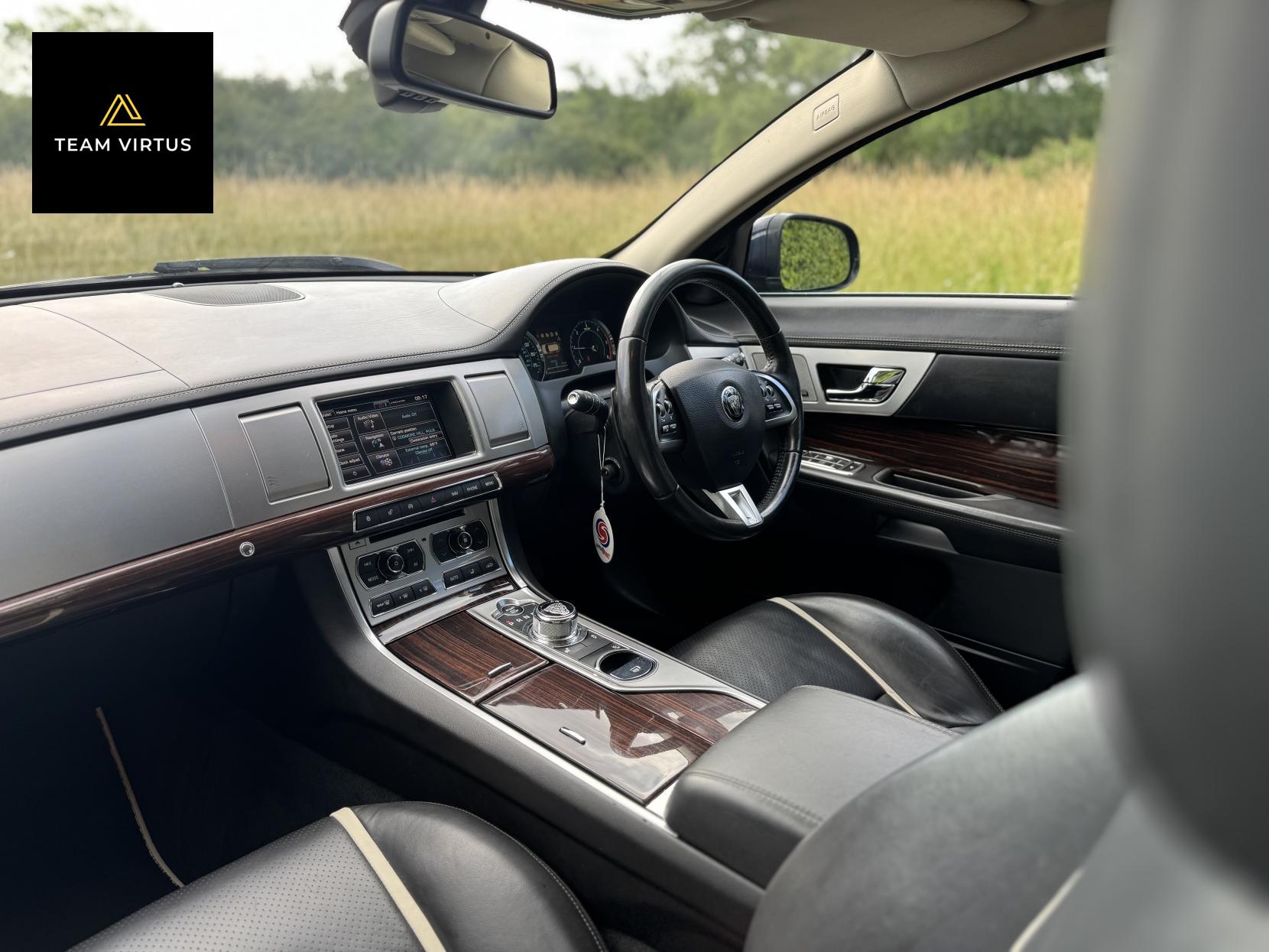 Jaguar XF 2.2d Portfolio Sportbrake 5dr Diesel Auto Euro 5 (s/s) (200 ps)
