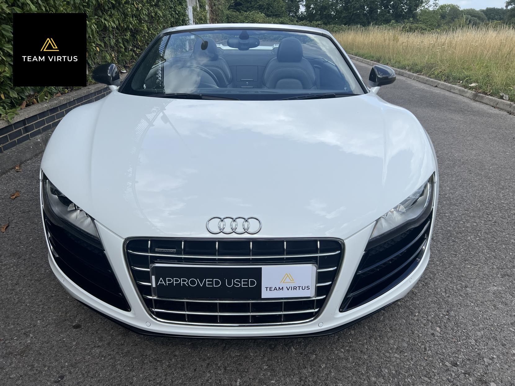 Audi R8 5.2 FSI V10 Spyder 2dr Petrol Manual quattro Euro 5 (525 ps)