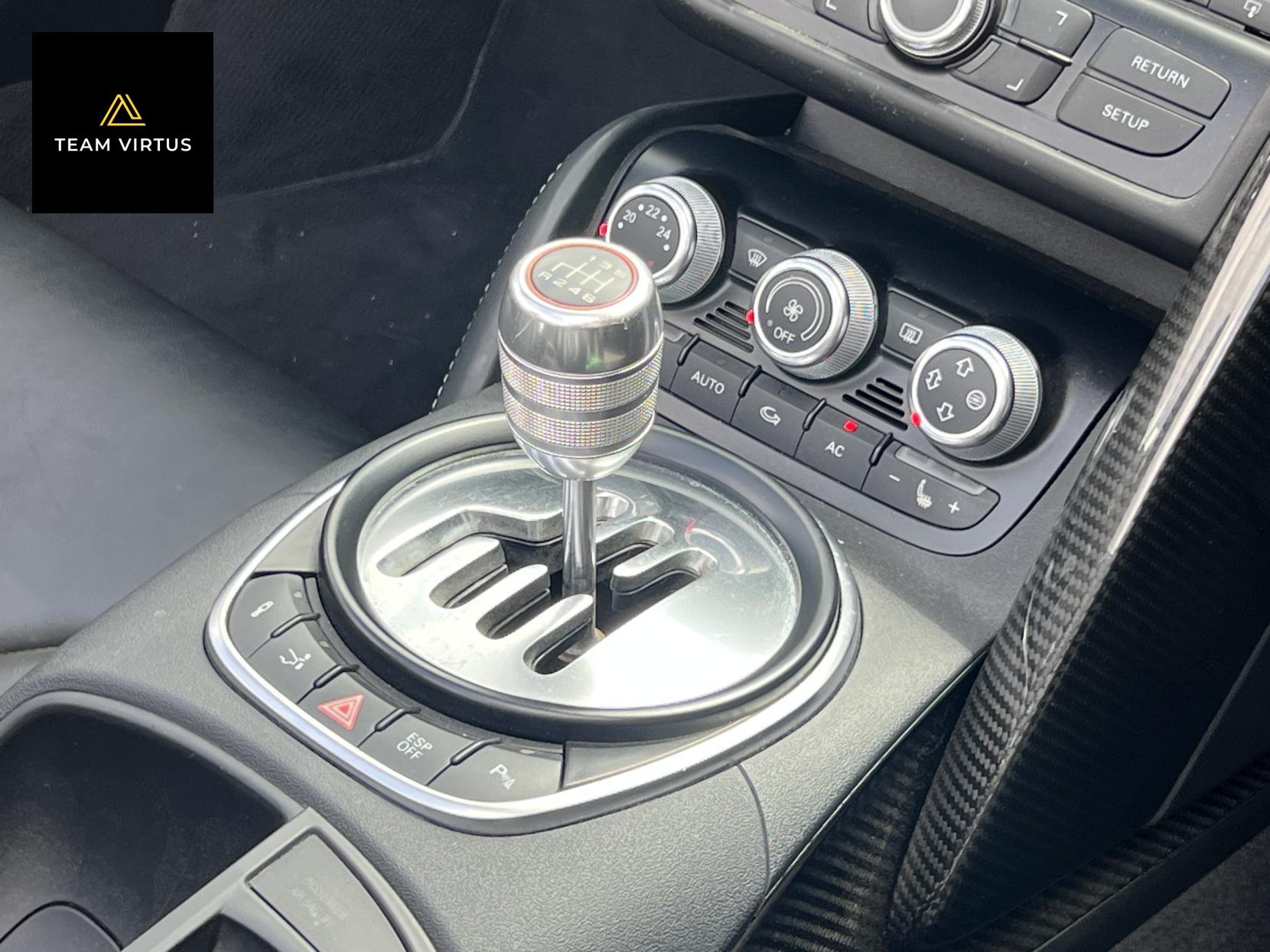 Audi R8 5.2 FSI V10 Spyder 2dr Petrol Manual quattro Euro 5 (525 ps)