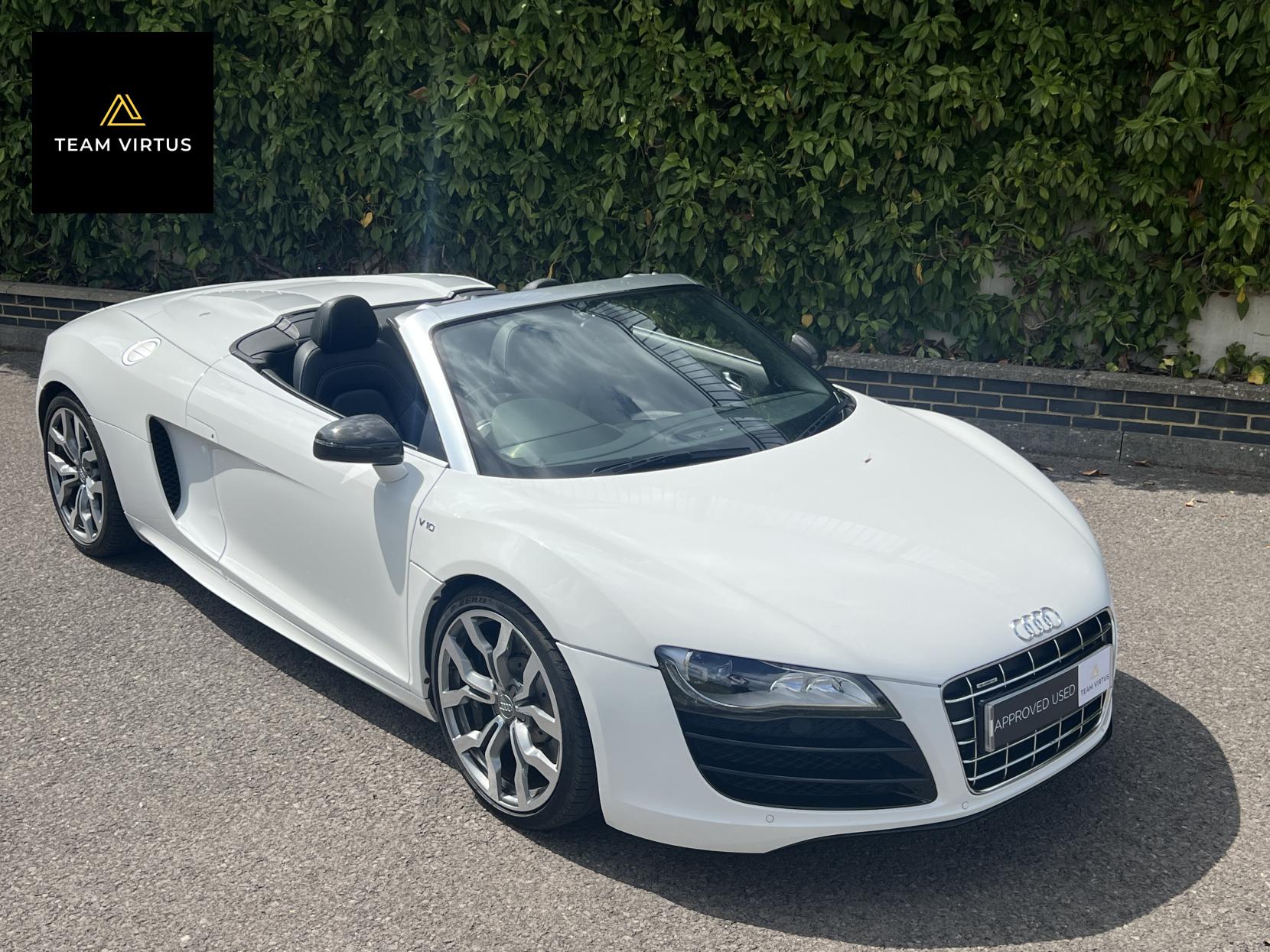 Audi R8 5.2 FSI V10 Spyder 2dr Petrol Manual quattro Euro 5 (525 ps)