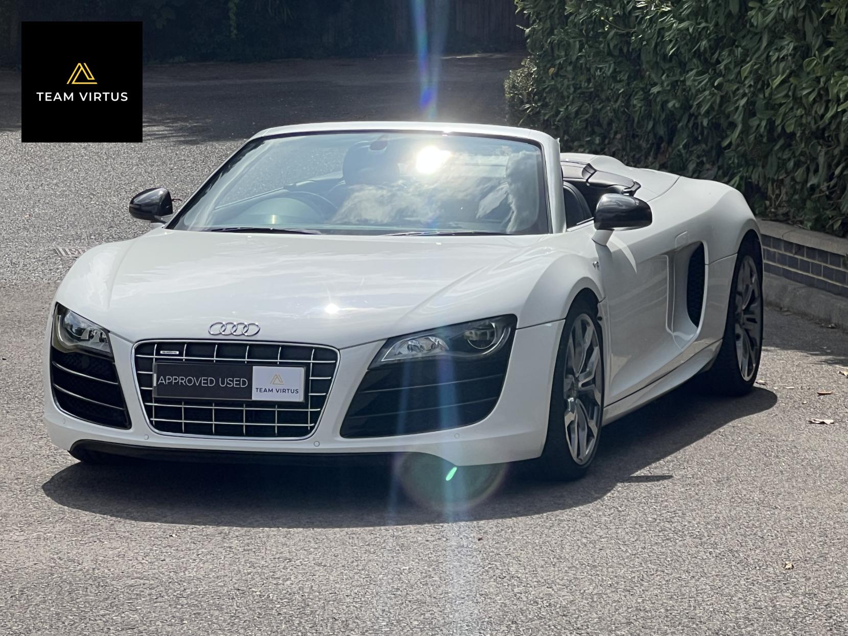 Audi R8 5.2 FSI V10 Spyder 2dr Petrol Manual quattro Euro 5 (525 ps)