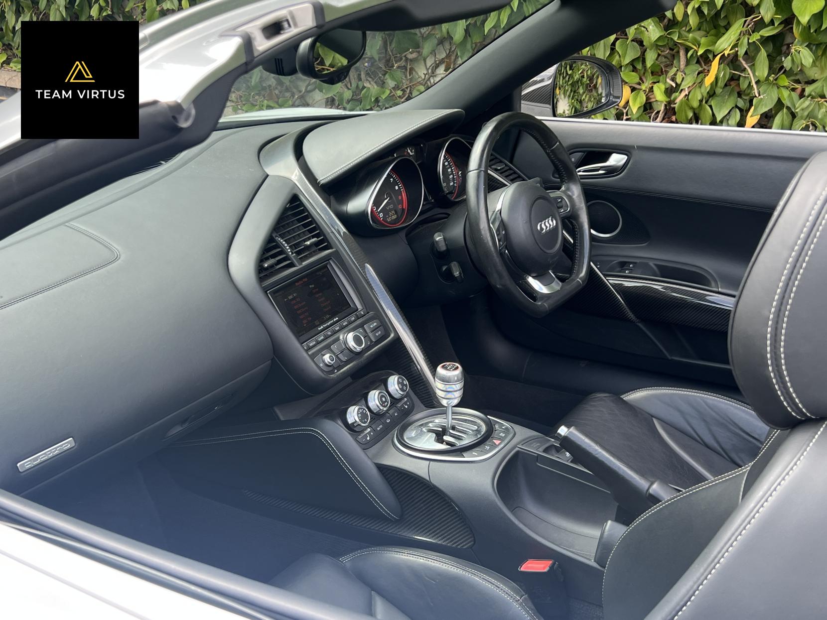 Audi R8 5.2 FSI V10 Spyder 2dr Petrol Manual quattro Euro 5 (525 ps)