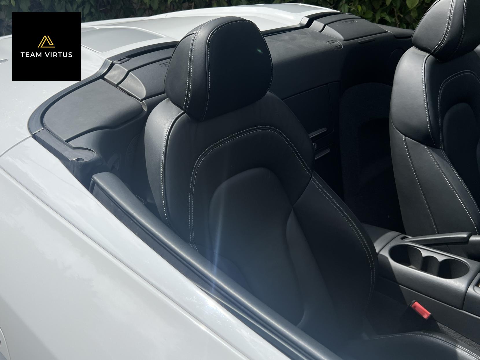 Audi R8 5.2 FSI V10 Spyder 2dr Petrol Manual quattro Euro 5 (525 ps)