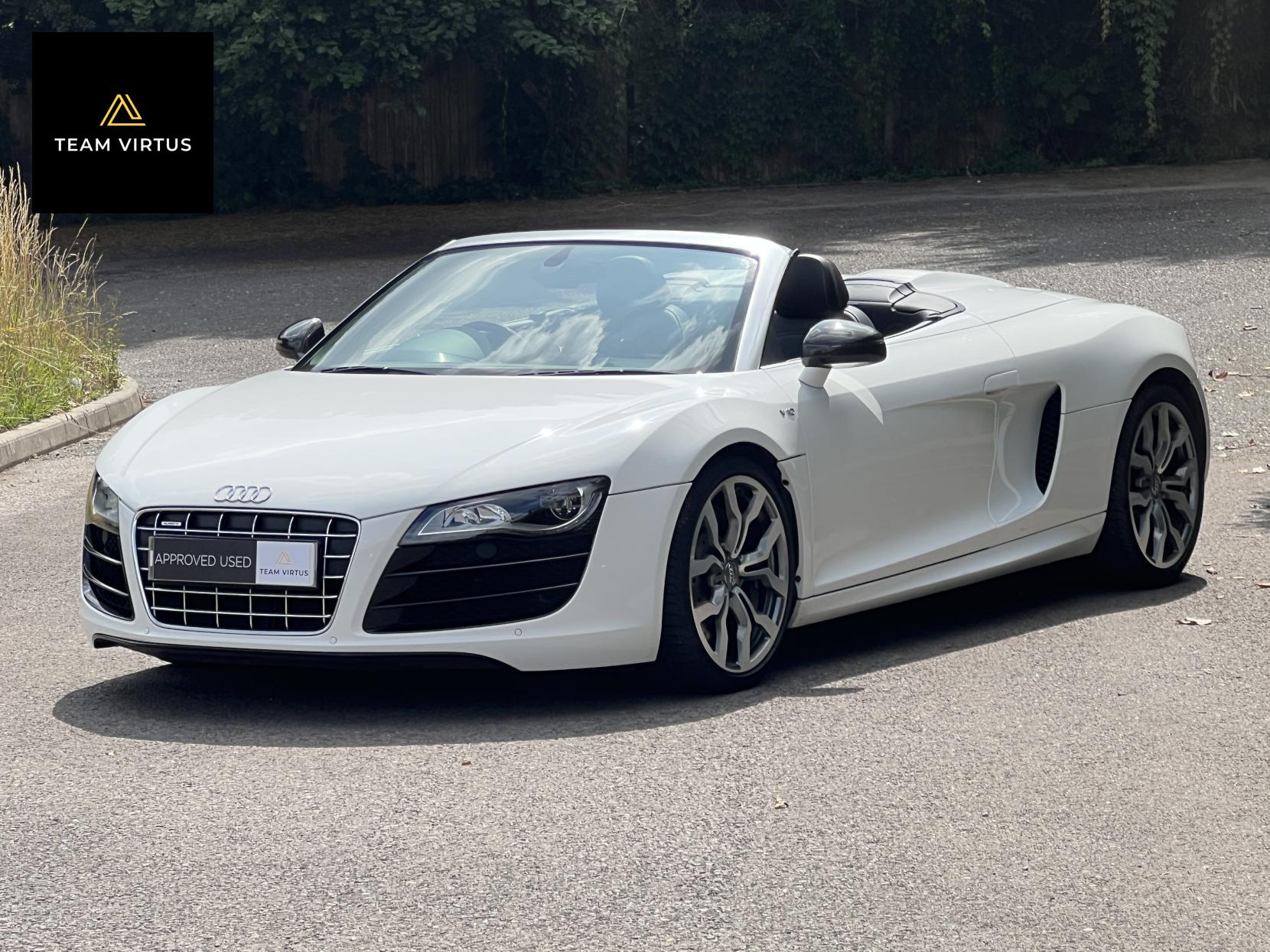 Audi R8 5.2 FSI V10 Spyder 2dr Petrol Manual quattro Euro 5 (525 ps)