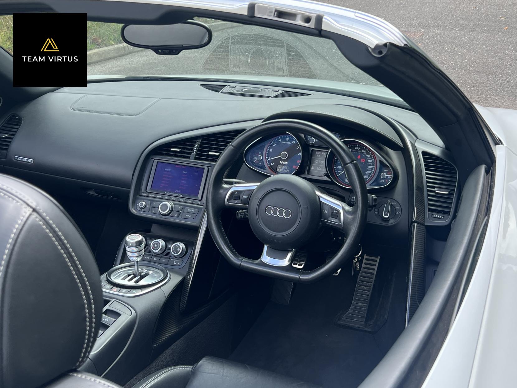 Audi R8 5.2 FSI V10 Spyder 2dr Petrol Manual quattro Euro 5 (525 ps)