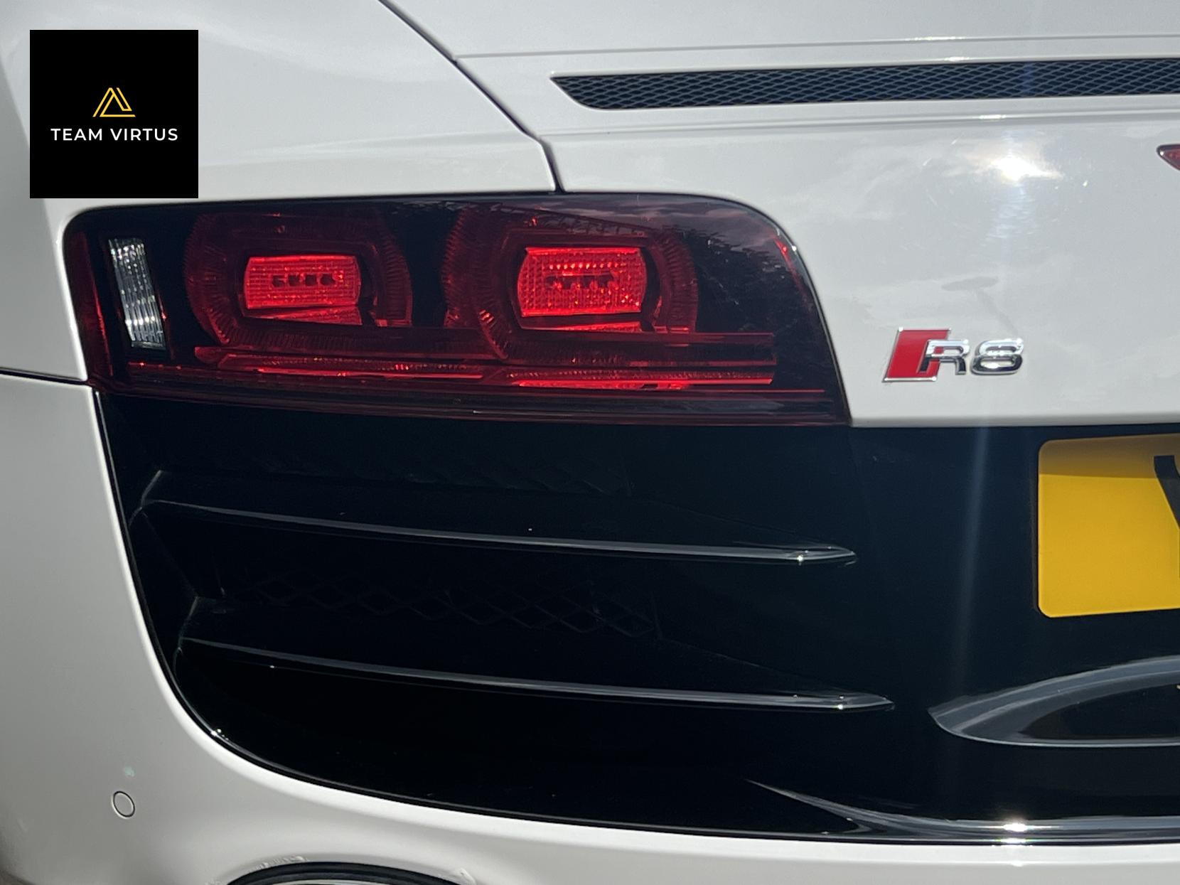 Audi R8 5.2 FSI V10 Spyder 2dr Petrol Manual quattro Euro 5 (525 ps)