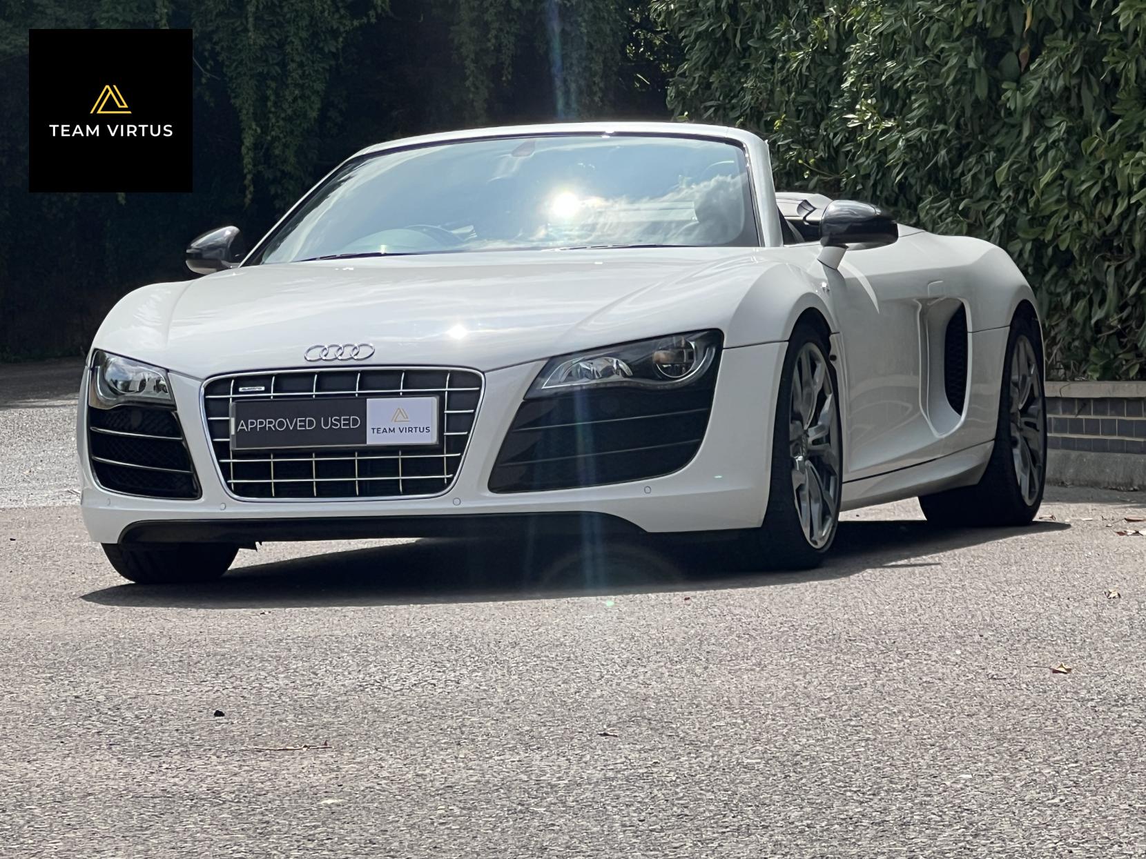 Audi R8 5.2 FSI V10 Spyder 2dr Petrol Manual quattro Euro 5 (525 ps)