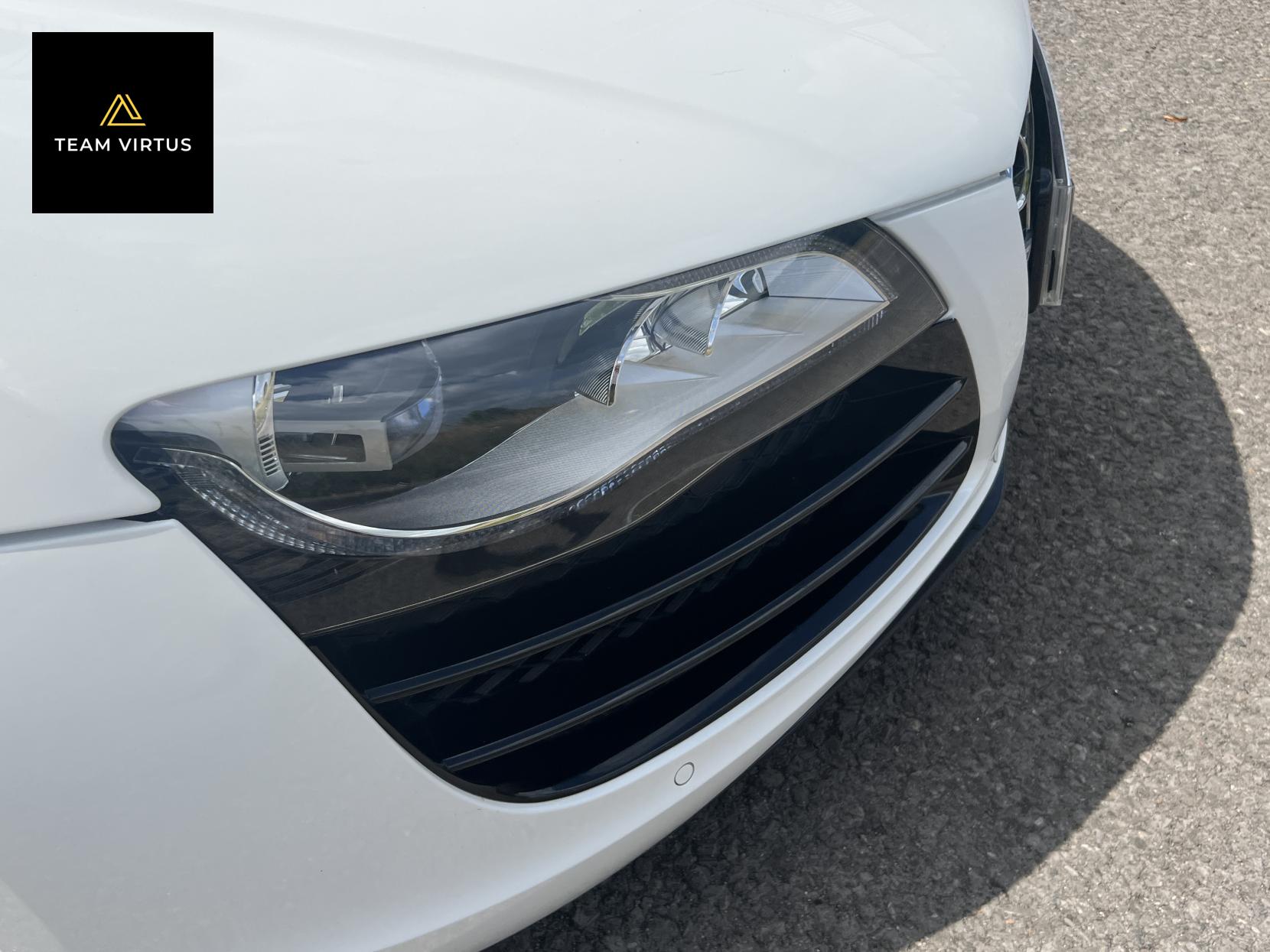 Audi R8 5.2 FSI V10 Spyder 2dr Petrol Manual quattro Euro 5 (525 ps)