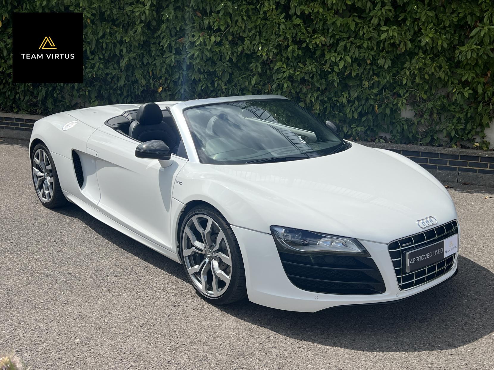 Audi R8 5.2 FSI V10 Spyder 2dr Petrol Manual quattro Euro 5 (525 ps)