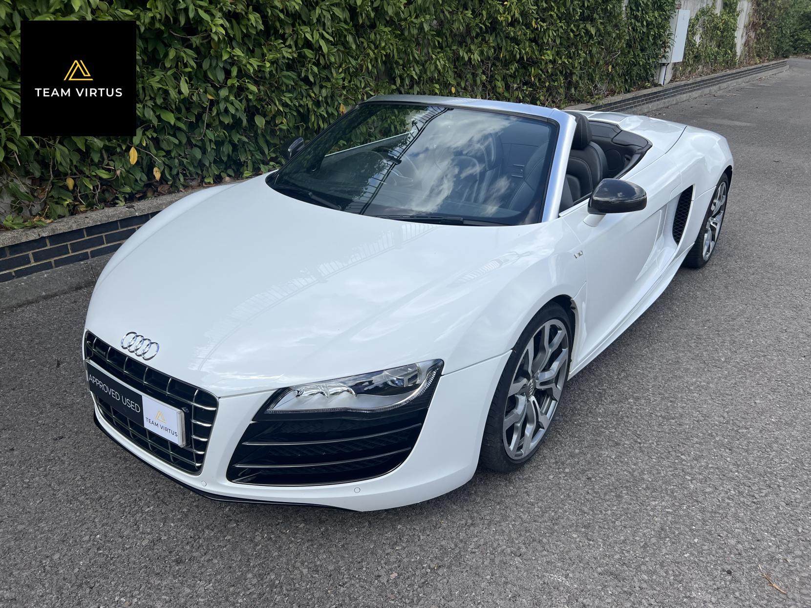 Audi R8 5.2 FSI V10 Spyder 2dr Petrol Manual quattro Euro 5 (525 ps)