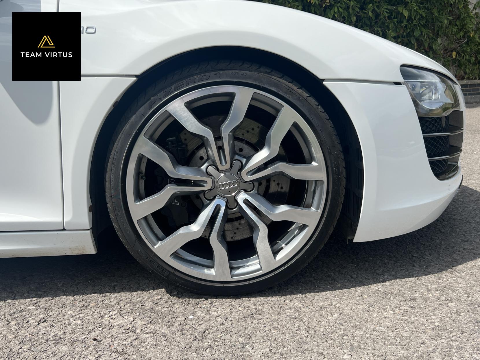 Audi R8 5.2 FSI V10 Spyder 2dr Petrol Manual quattro Euro 5 (525 ps)