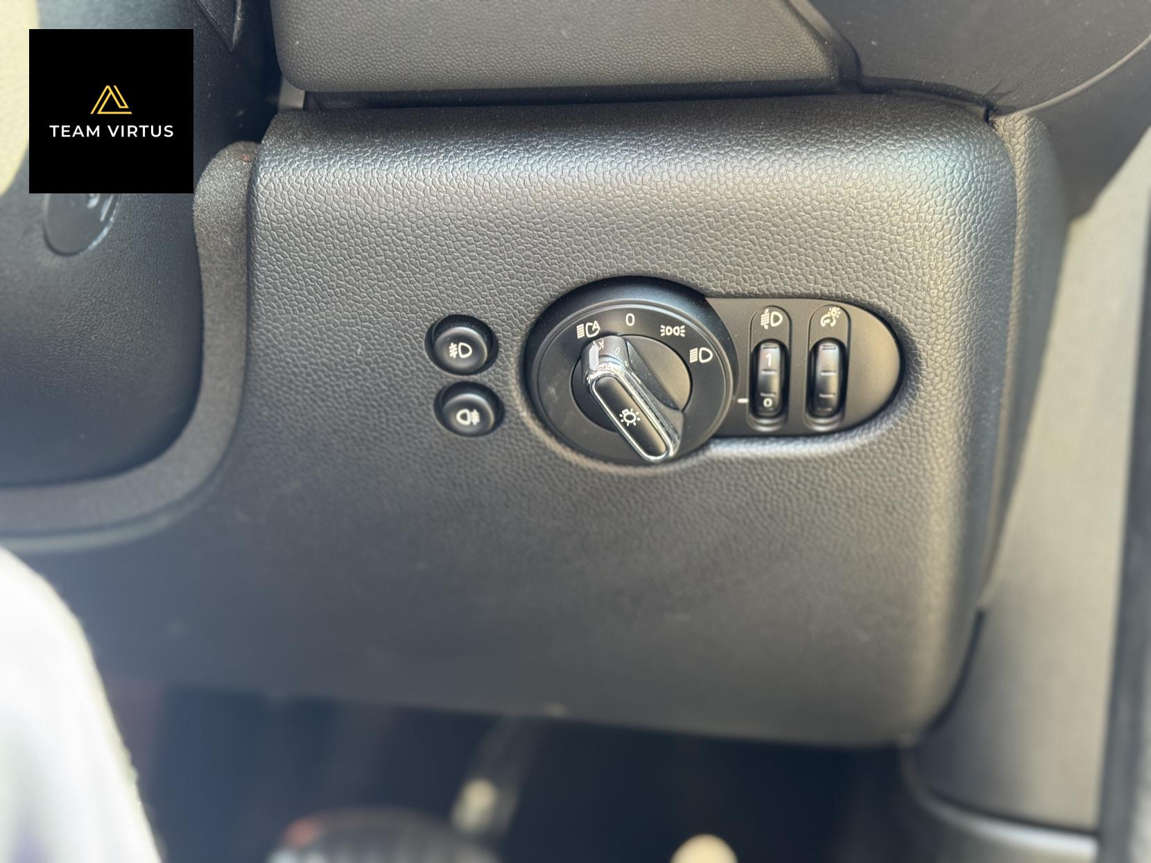 MINI Hatch 1.5 Cooper Sport Hatchback 3dr Petrol Steptronic Euro 6 (s/s) (136 ps)