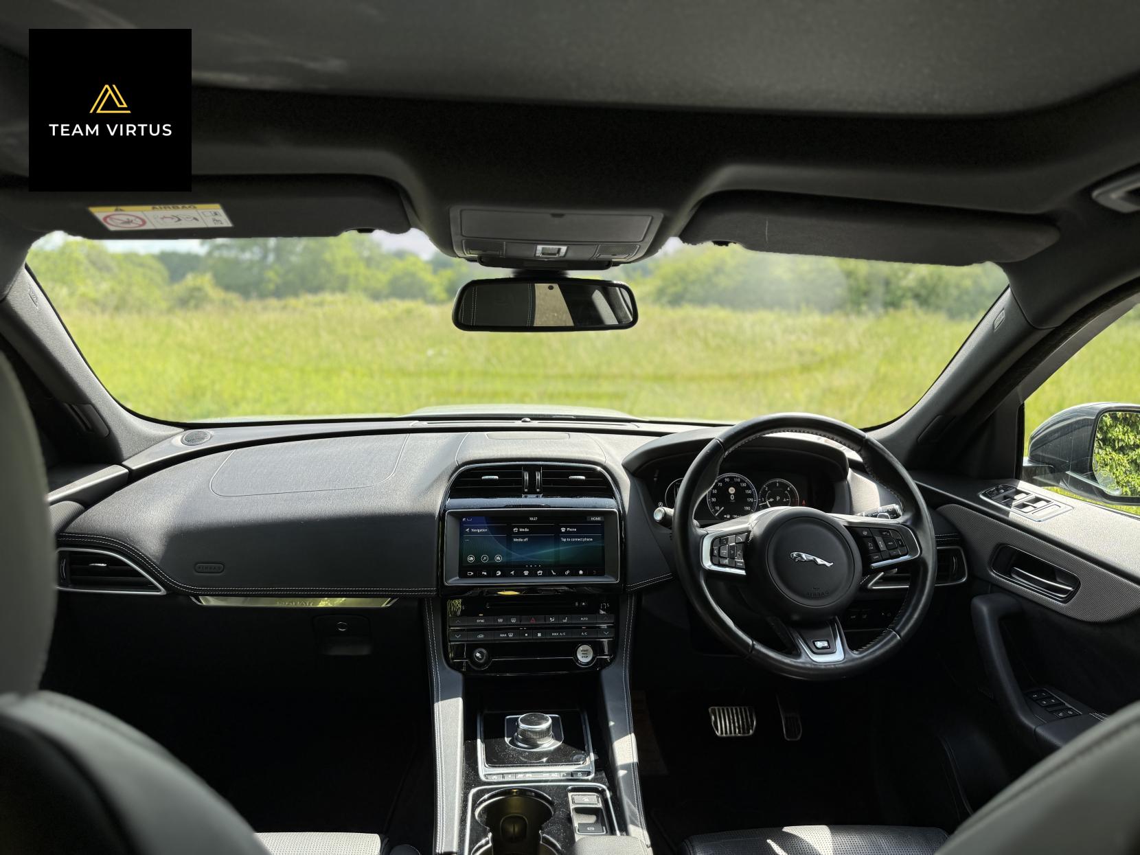 Jaguar F-PACE 3.0 D300 V6 S SUV 5dr Diesel Auto AWD Euro 6 (s/s) (300 ps)