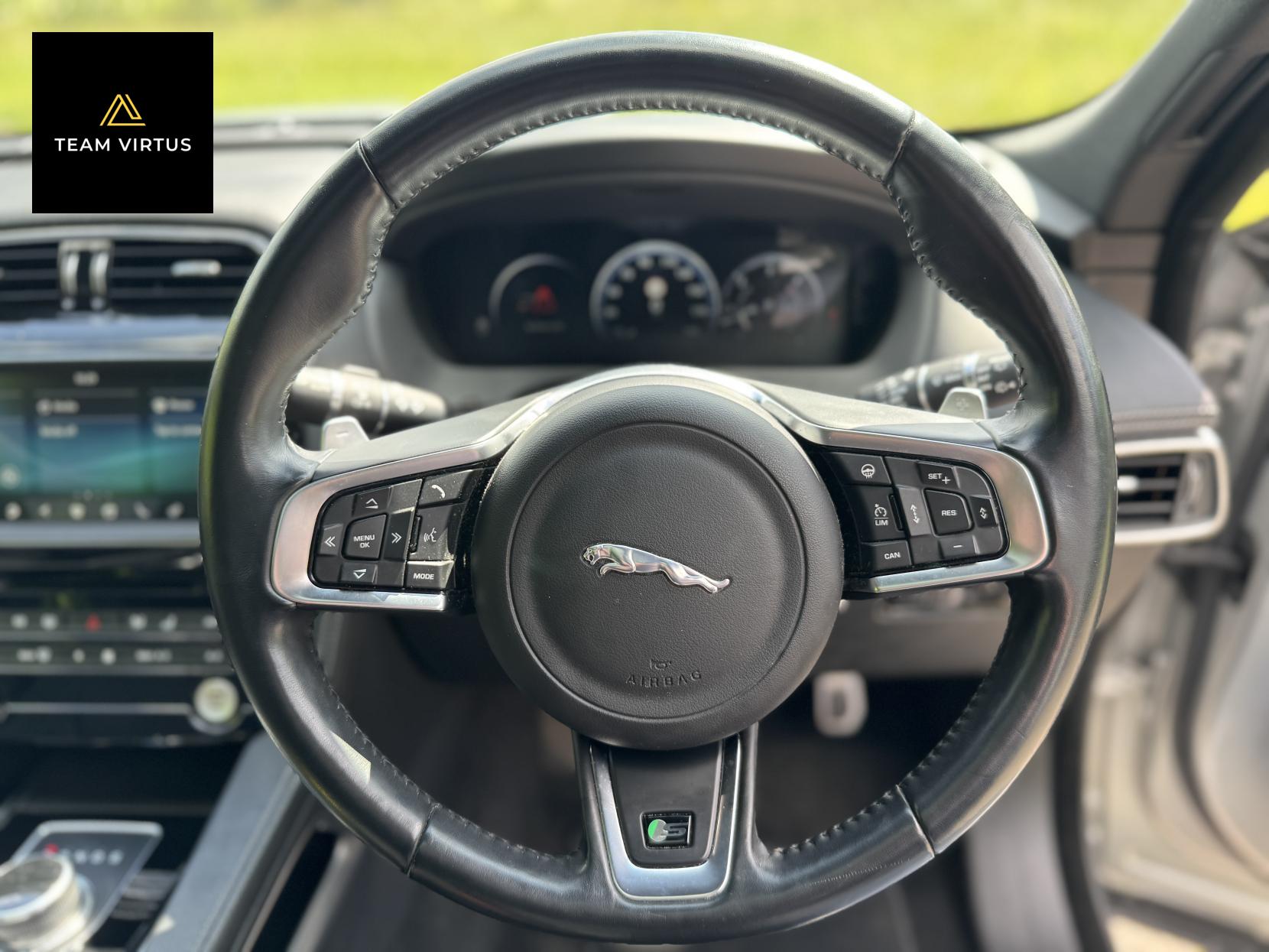 Jaguar F-PACE 3.0 D300 V6 S SUV 5dr Diesel Auto AWD Euro 6 (s/s) (300 ps)