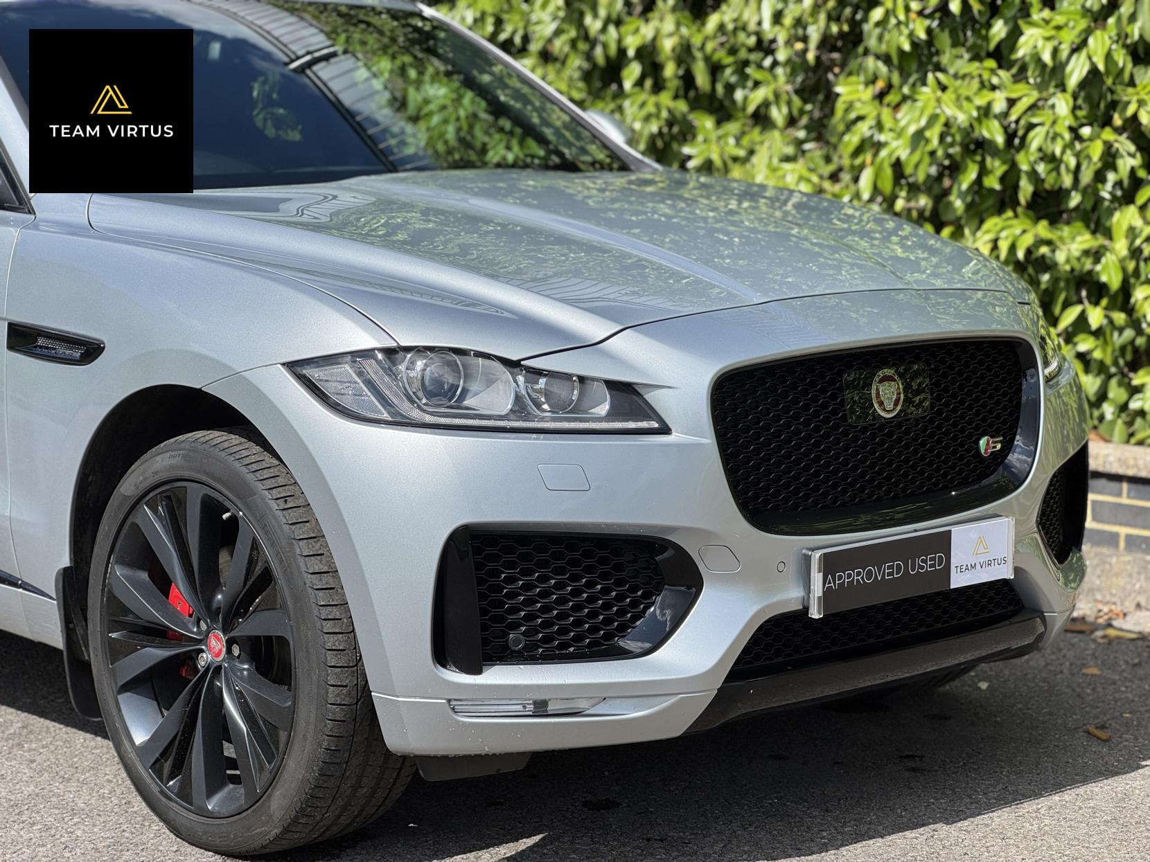 Jaguar F-PACE 3.0 D300 V6 S SUV 5dr Diesel Auto AWD Euro 6 (s/s) (300 ps)