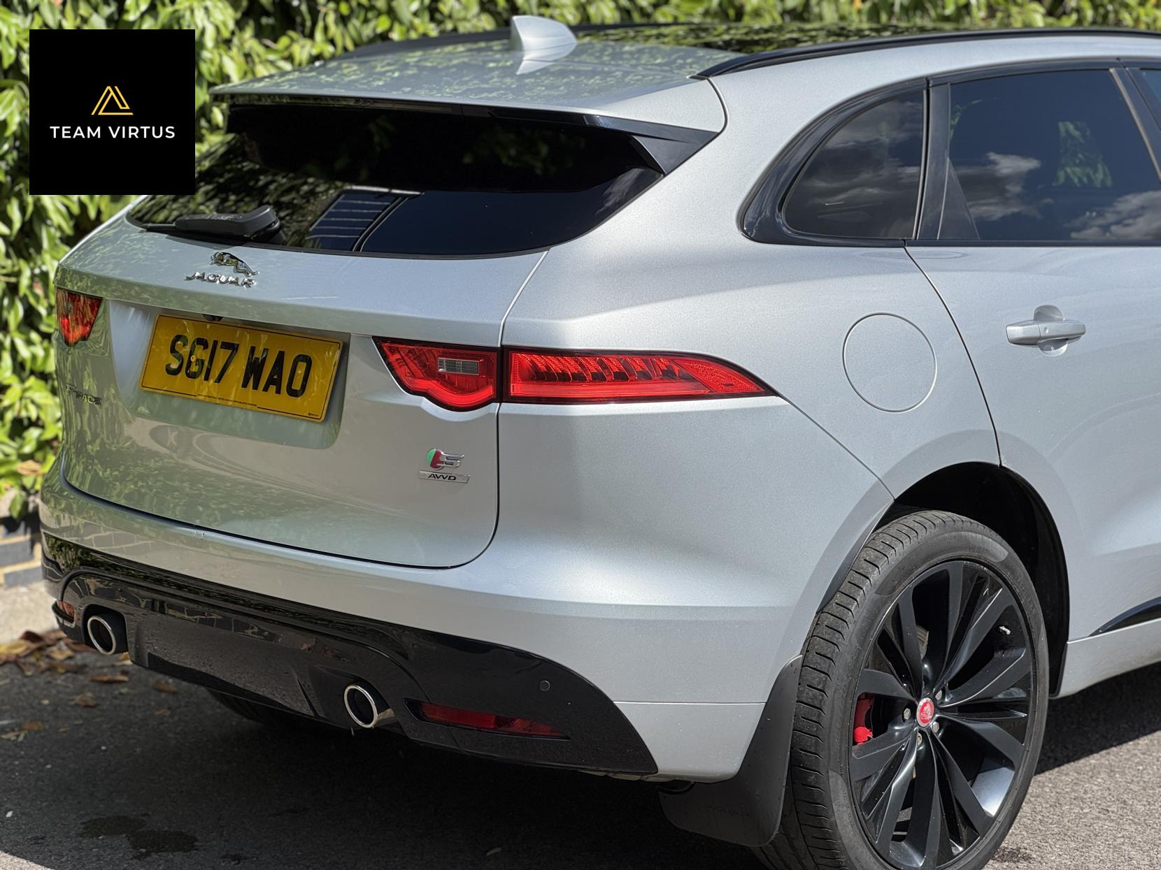 Jaguar F-PACE 3.0 D300 V6 S SUV 5dr Diesel Auto AWD Euro 6 (s/s) (300 ps)