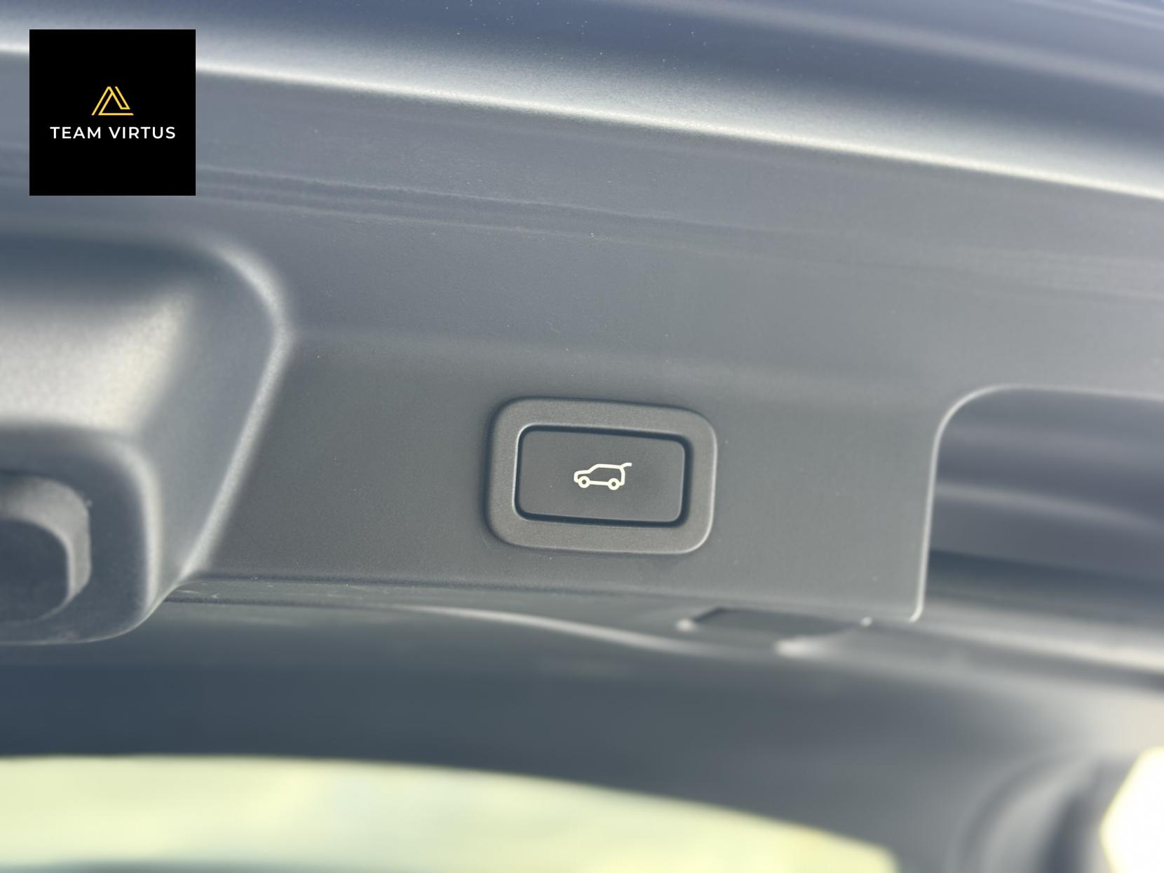 Jaguar F-PACE 3.0 S 375 s/c 3.0 V6 S SUV 5dr Petrol Auto AWD Euro 6 (s/s) (380 ps)