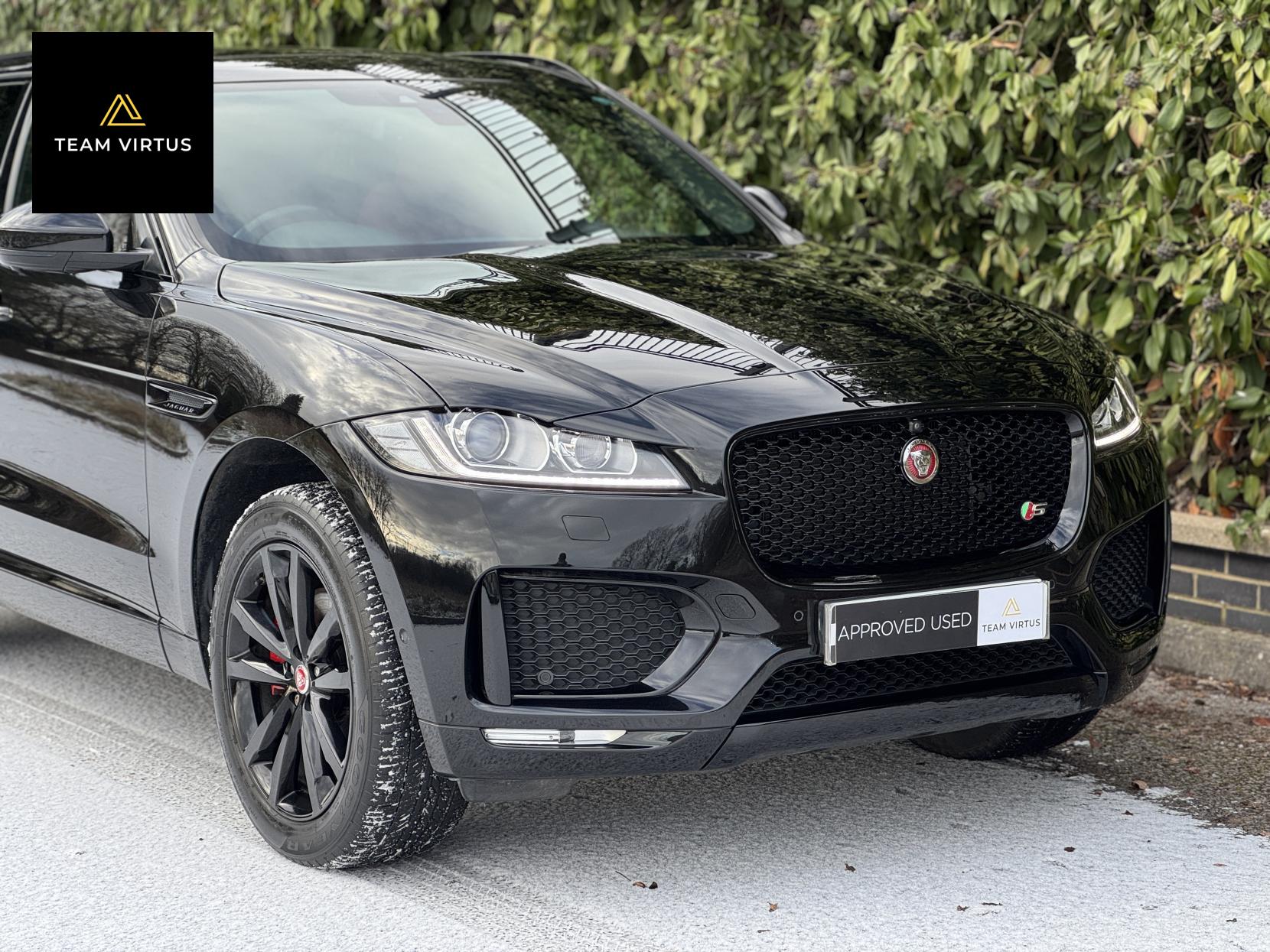 Jaguar F-PACE 3.0 S 375 s/c 3.0 V6 S SUV 5dr Petrol Auto AWD Euro 6 (s/s) (380 ps)