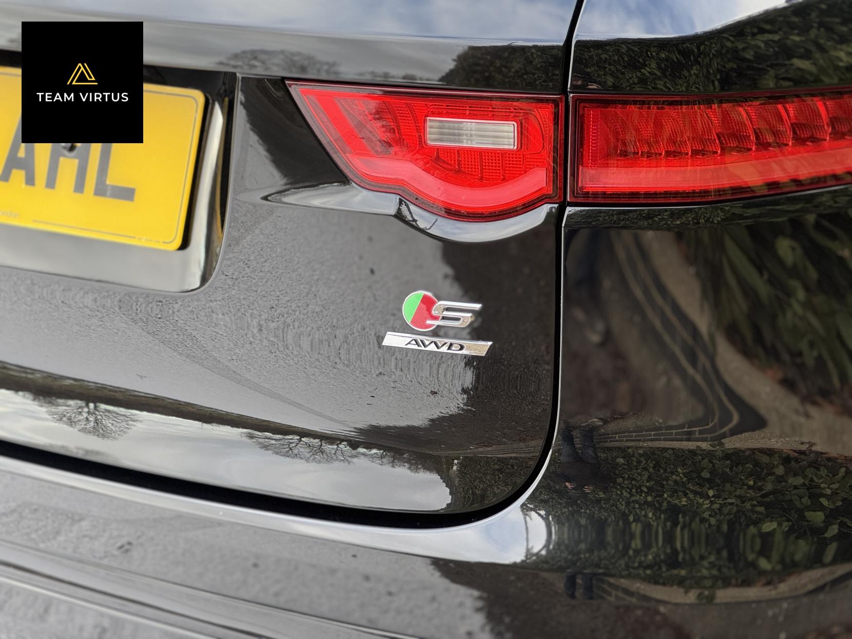 Jaguar F-PACE 3.0 S 375 s/c 3.0 V6 S SUV 5dr Petrol Auto AWD Euro 6 (s/s) (380 ps)