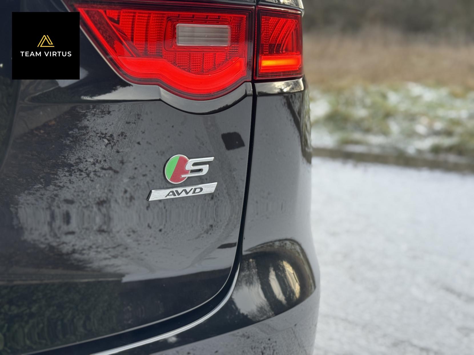 Jaguar F-PACE 3.0 S 375 s/c 3.0 V6 S SUV 5dr Petrol Auto AWD Euro 6 (s/s) (380 ps)