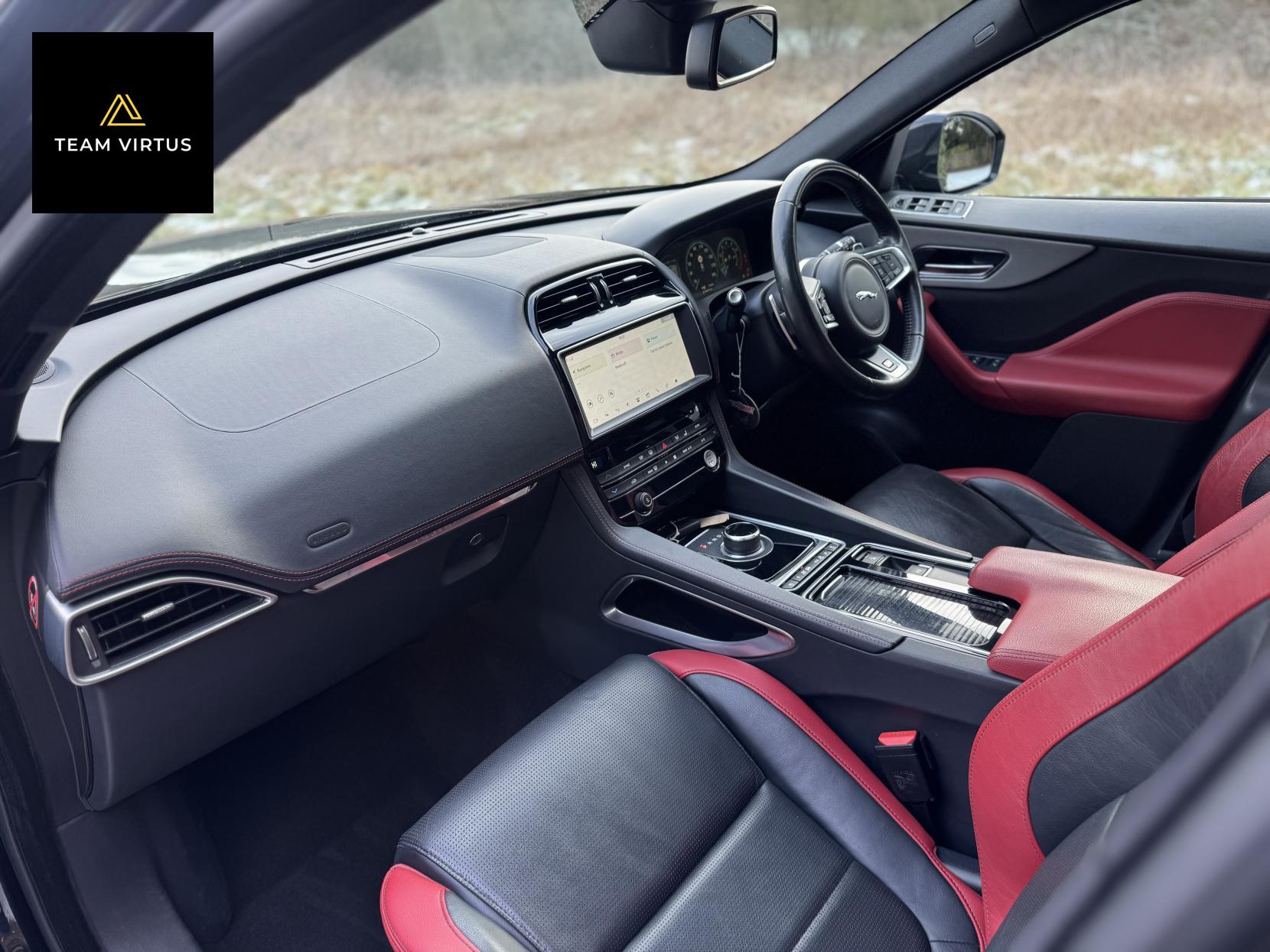 Jaguar F-PACE 3.0 S 375 s/c 3.0 V6 S SUV 5dr Petrol Auto AWD Euro 6 (s/s) (380 ps)