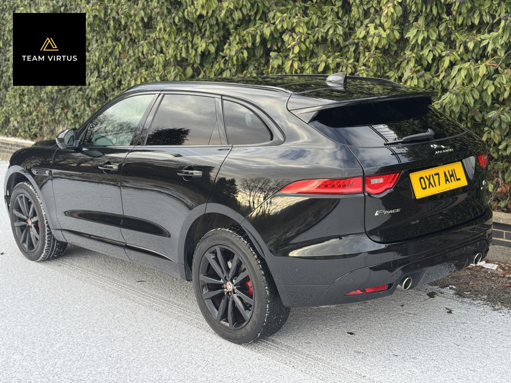 Jaguar F-PACE 3.0 S 375 s/c 3.0 V6 S SUV 5dr Petrol Auto AWD Euro 6 (s/s) (380 ps)