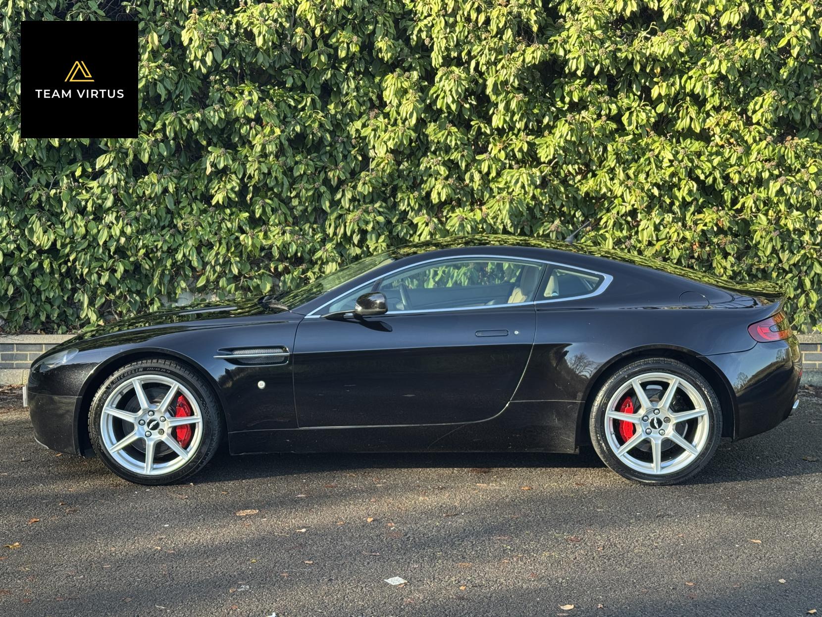 Aston Martin Vantage 4.3 V8 Coupe 2dr Petrol Manual Euro 4 (380 bhp)