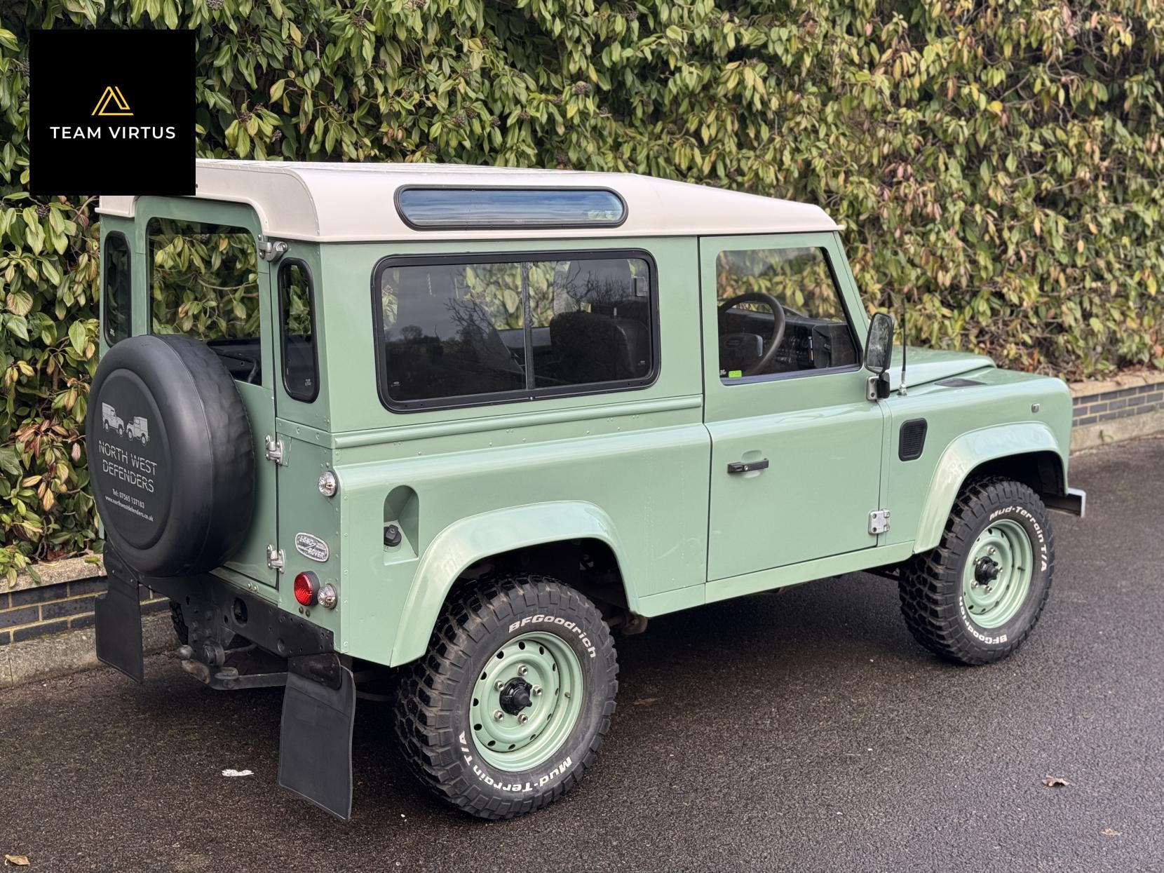 Land Rover Defender 90 300tdi