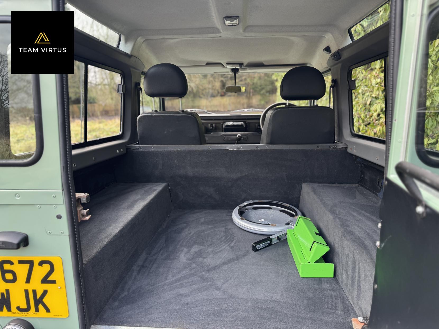 Land Rover Defender 90 300tdi