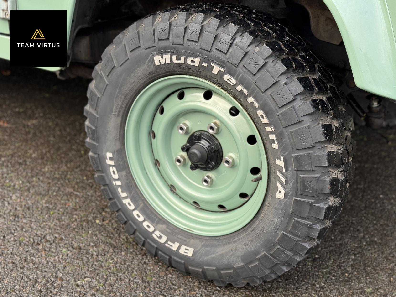 Land Rover Defender 90 300tdi