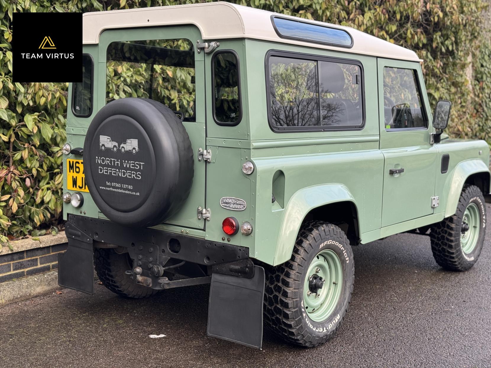 Land Rover Defender 90 300tdi