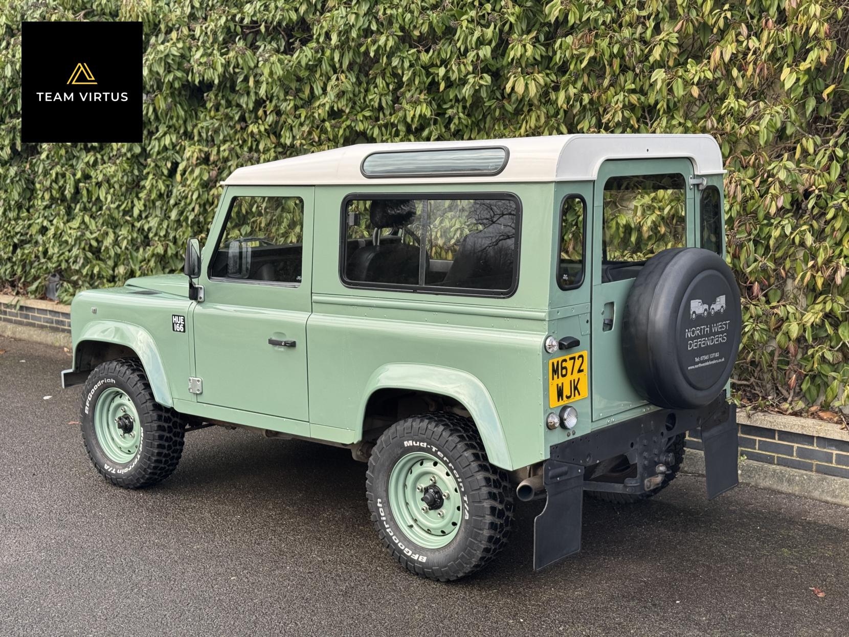 Land Rover Defender 90 300tdi
