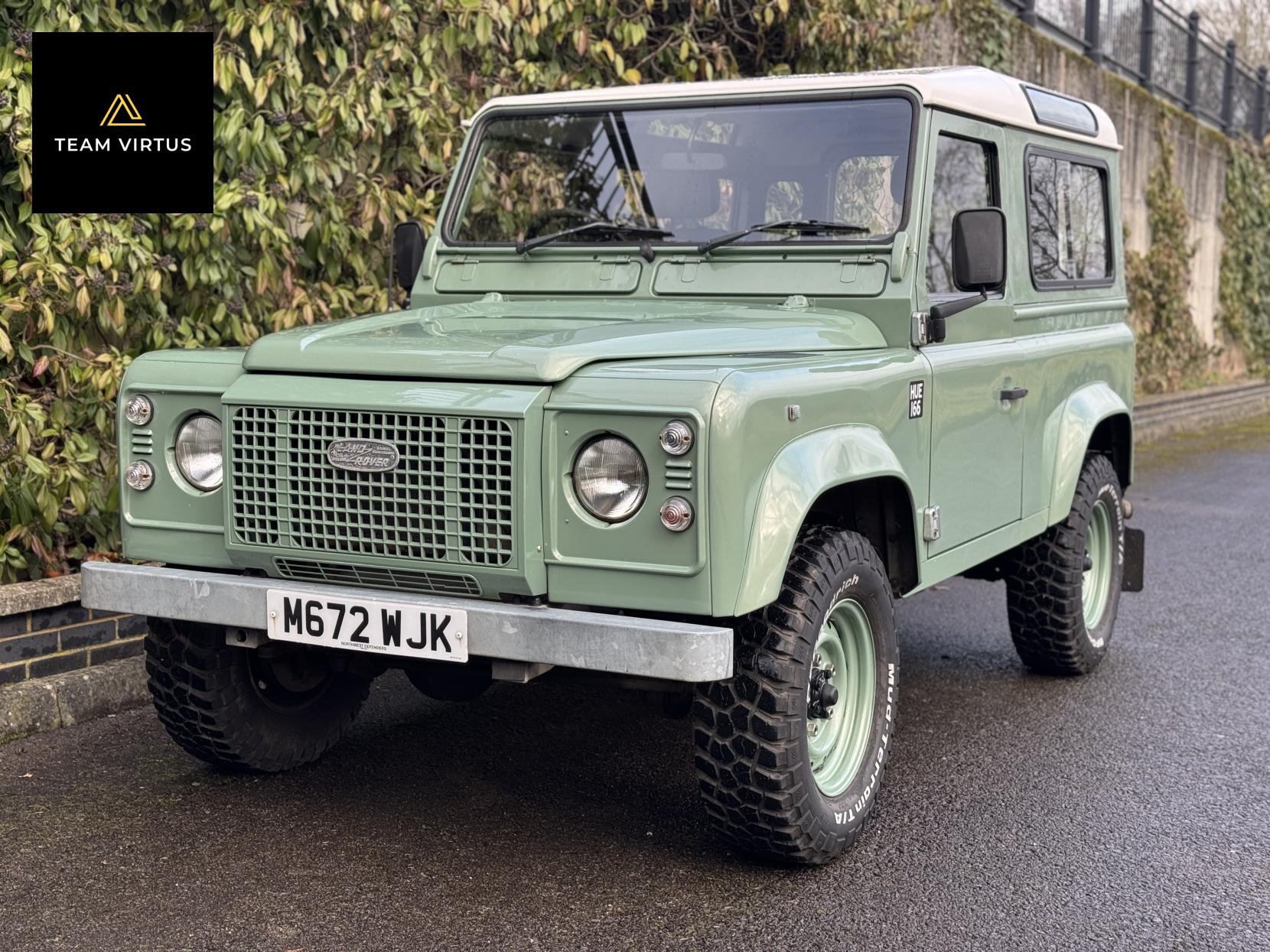 Land Rover Defender 90 300tdi