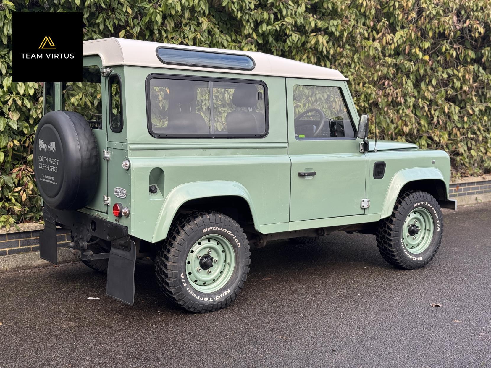 Land Rover Defender 90 300tdi