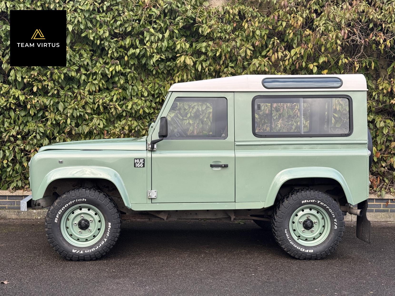 Land Rover Defender 90 300tdi