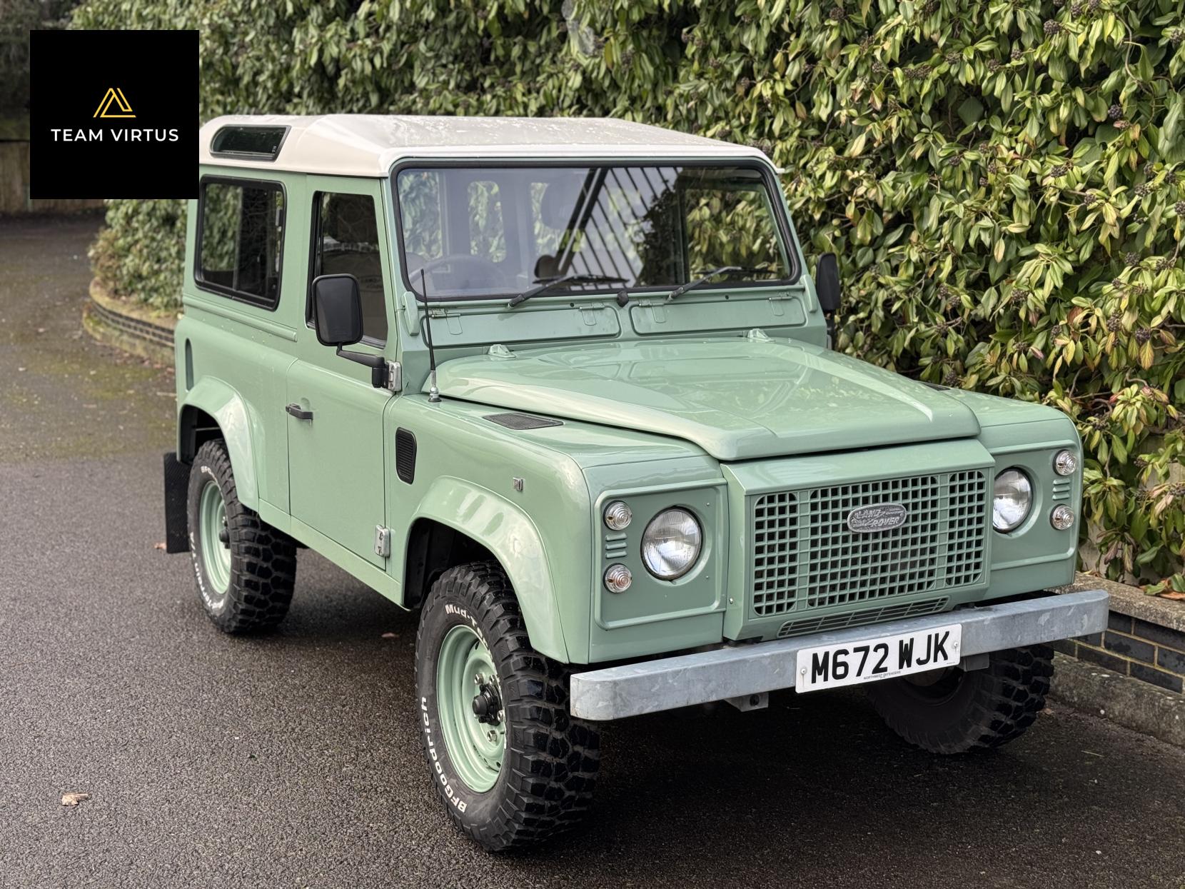Land Rover Defender 90 300tdi
