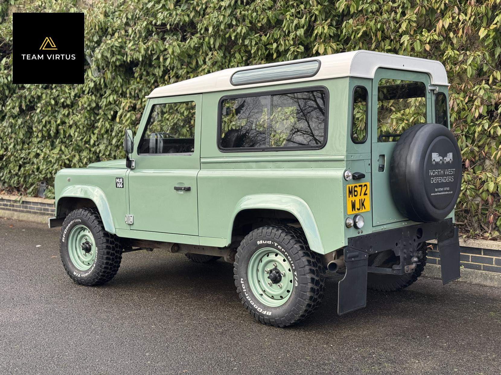 Land Rover Defender 90 300tdi