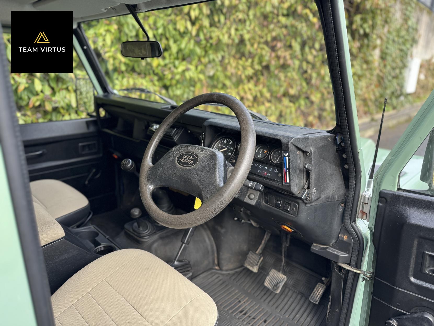 Land Rover Defender 90 300tdi