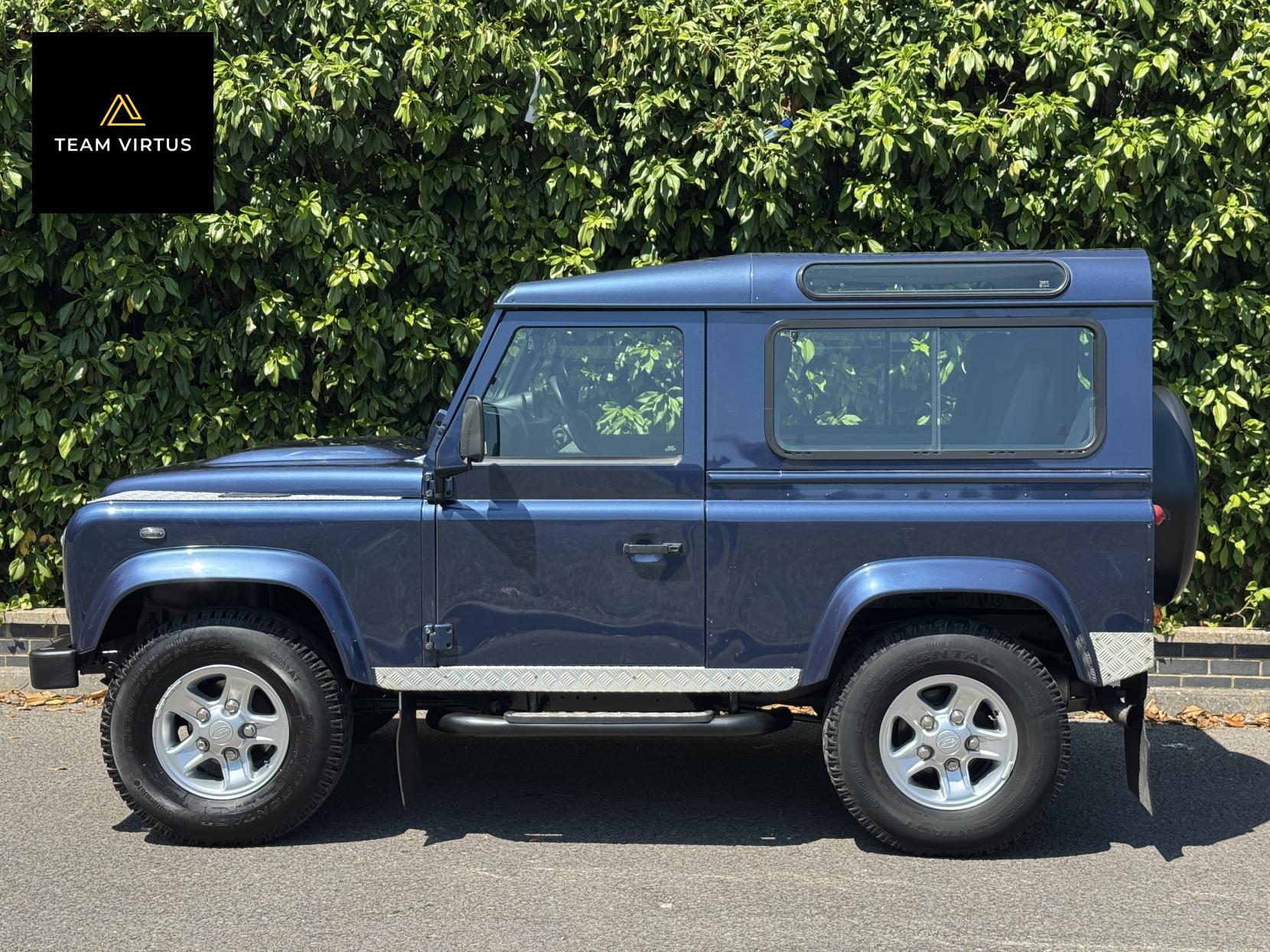 Land Rover Defender 90 2.4 TDCi XS SUV 3dr Diesel Manual 4WD SWB Euro 4 (122 bhp)