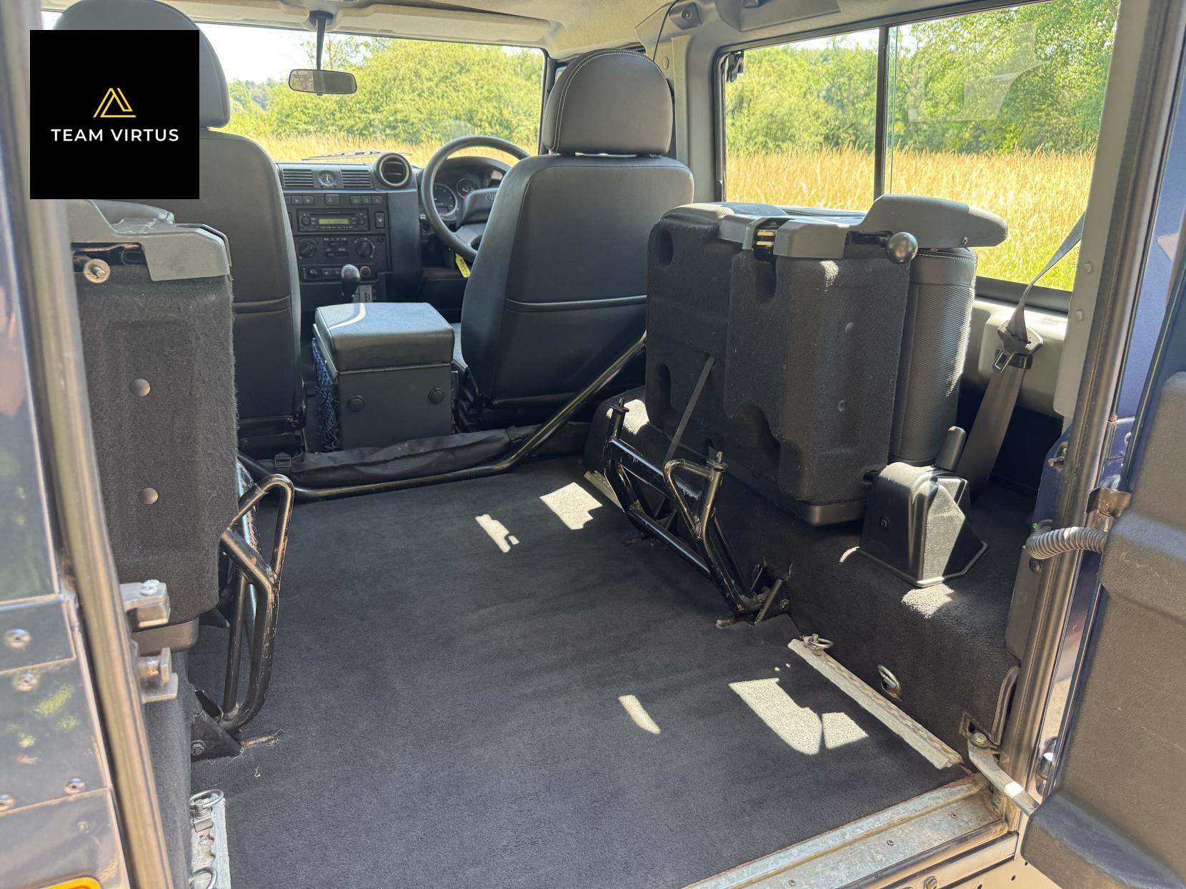 Land Rover Defender 90 2.4 TDCi XS SUV 3dr Diesel Manual 4WD SWB Euro 4 (122 bhp)