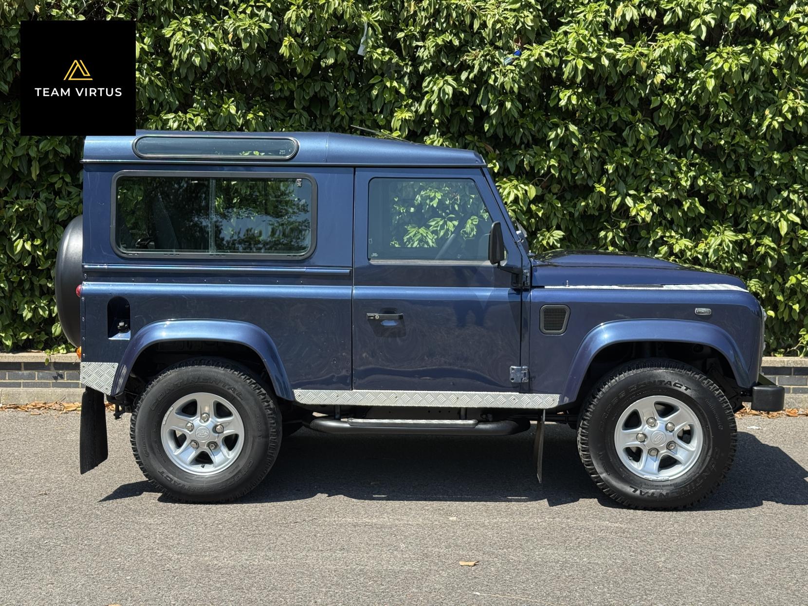 Land Rover Defender 90 2.4 TDCi XS SUV 3dr Diesel Manual 4WD SWB Euro 4 (122 bhp)