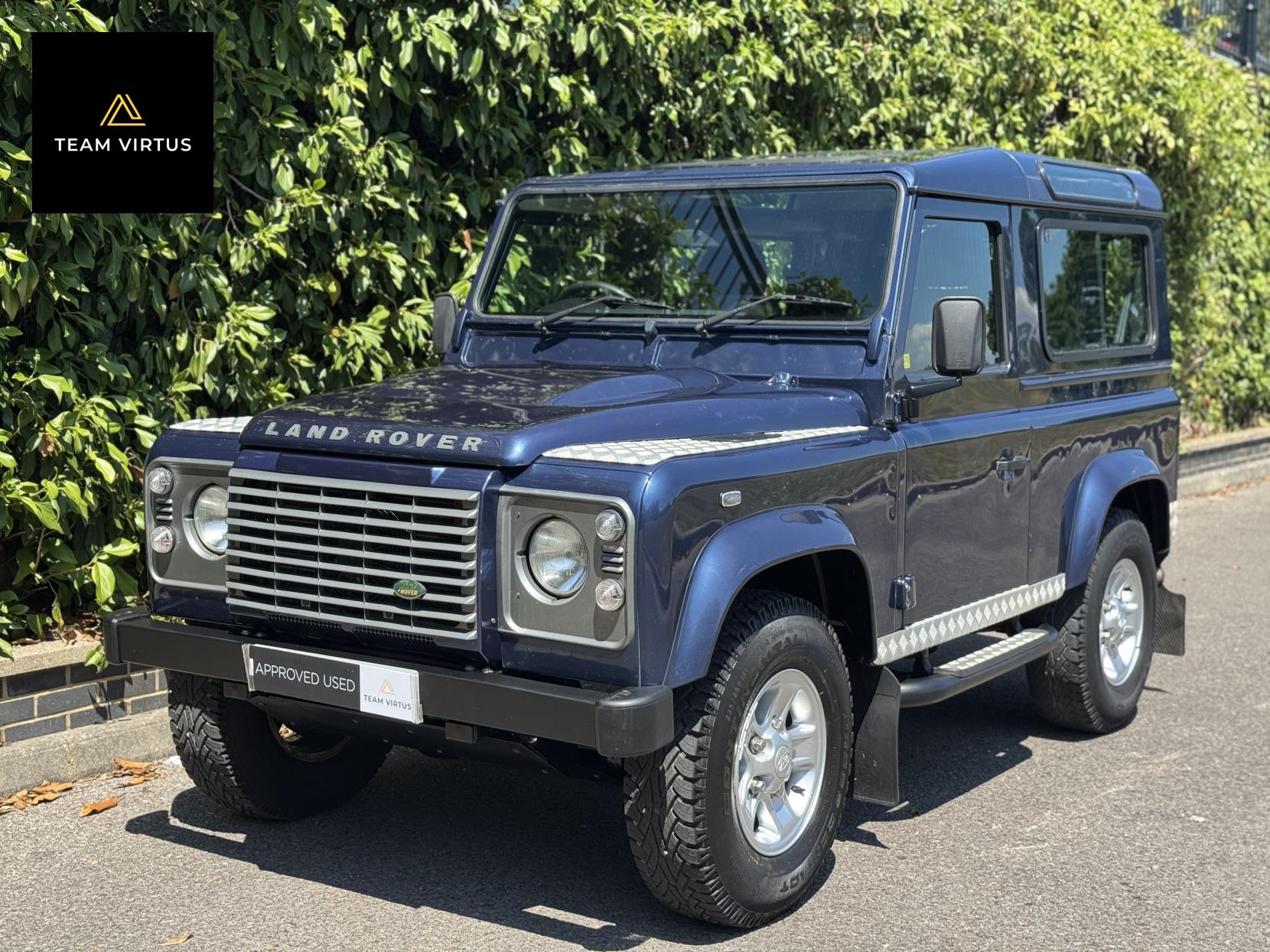 Land Rover Defender 90 2.4 TDCi XS SUV 3dr Diesel Manual 4WD SWB Euro 4 (122 bhp)