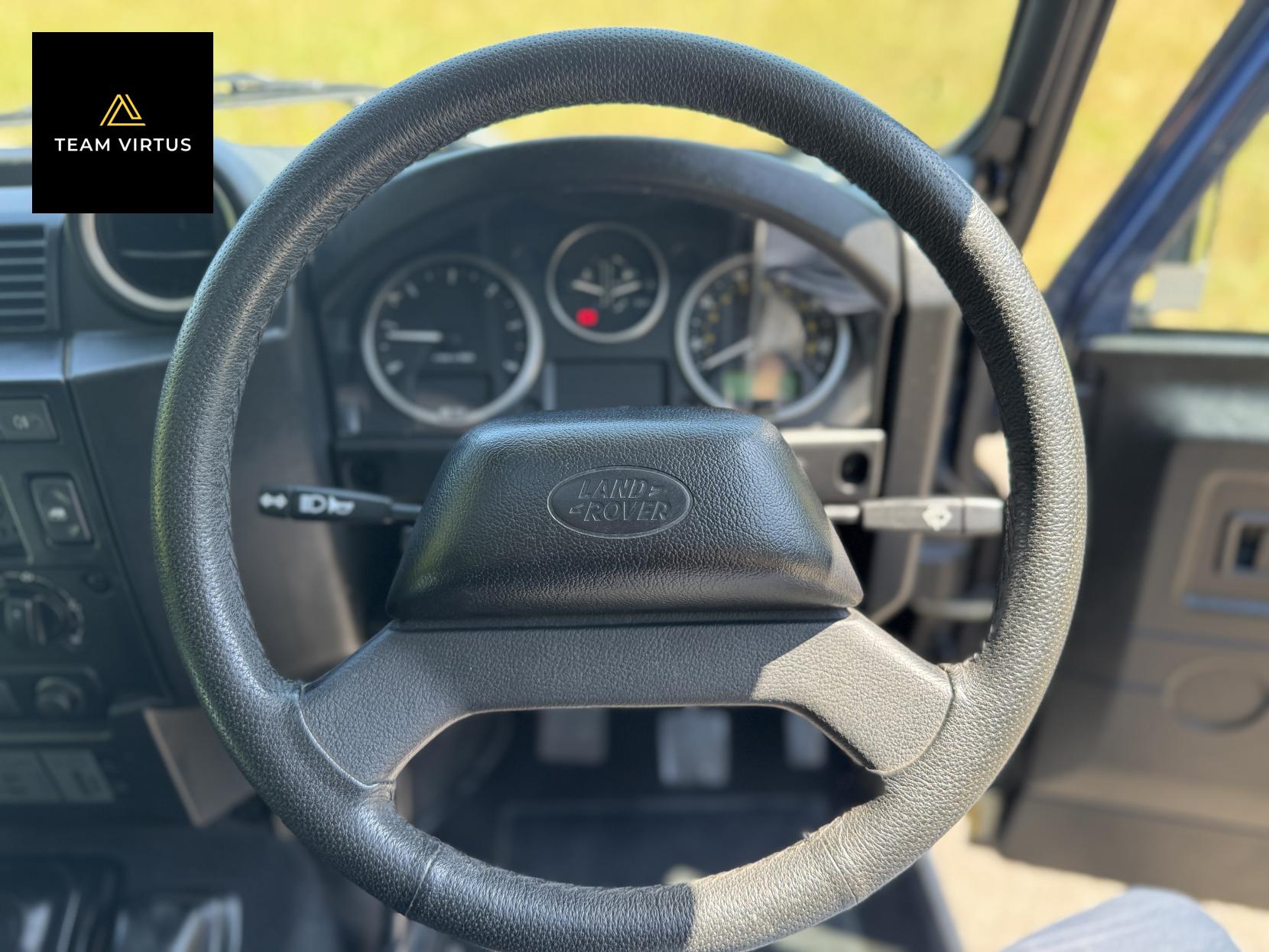Land Rover Defender 90 2.4 TDCi XS SUV 3dr Diesel Manual 4WD SWB Euro 4 (122 bhp)