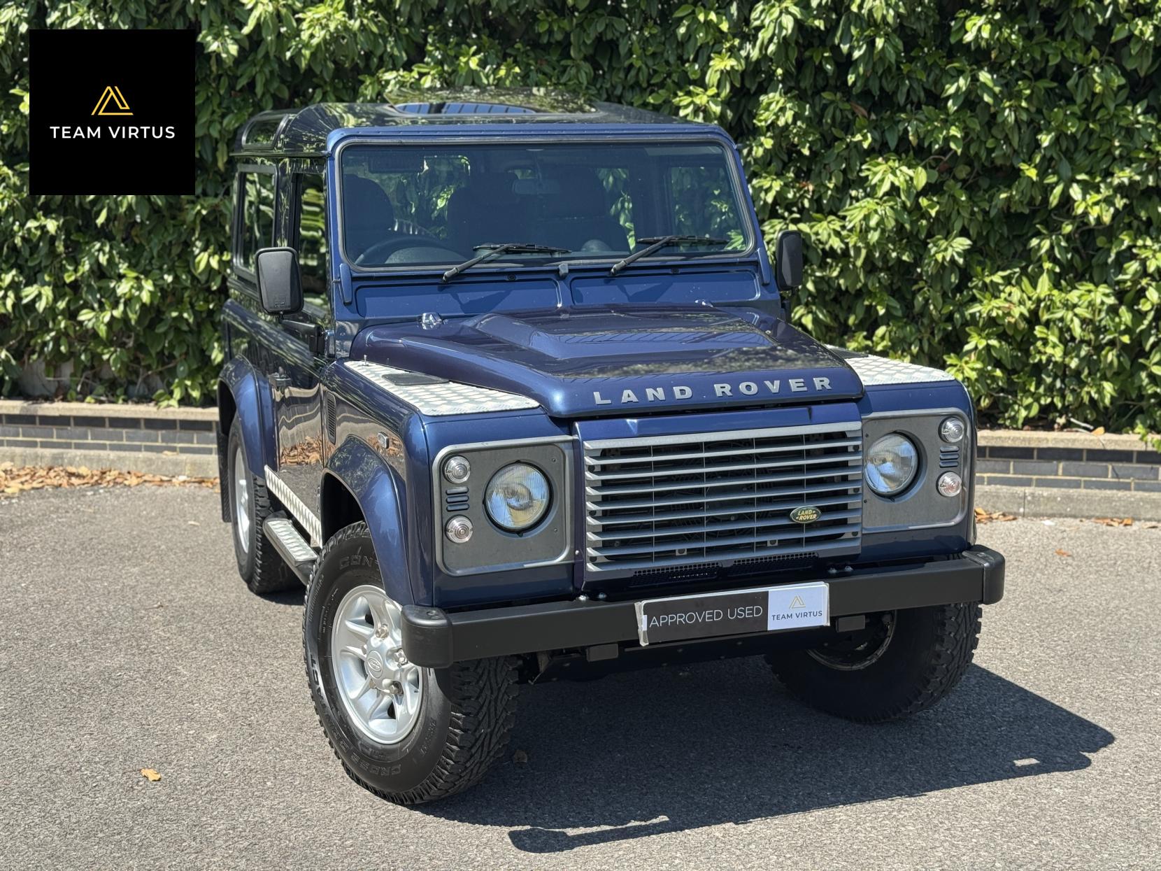 Land Rover Defender 90 2.4 TDCi XS SUV 3dr Diesel Manual 4WD SWB Euro 4 (122 bhp)