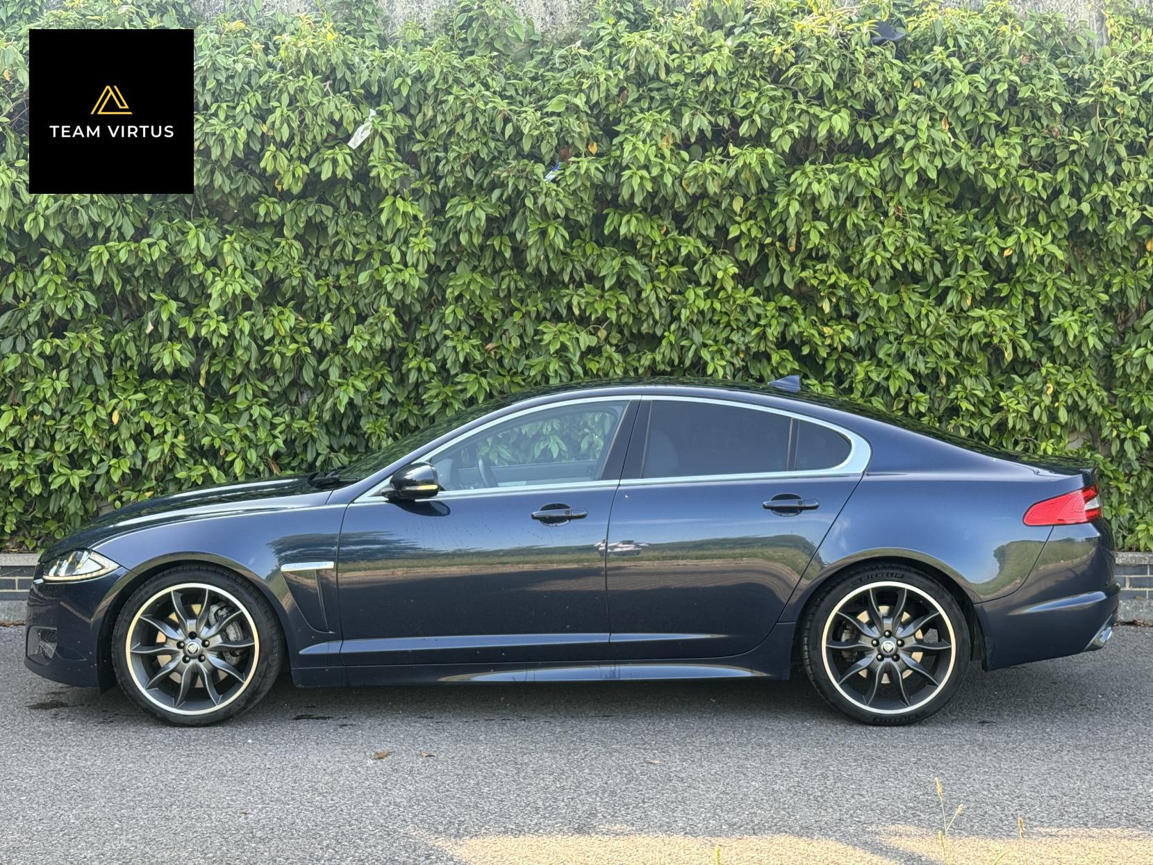 Jaguar XF 3.0d S V6 Premium Luxury Saloon 4dr Diesel Auto Euro 5 (s/s) (275 ps)