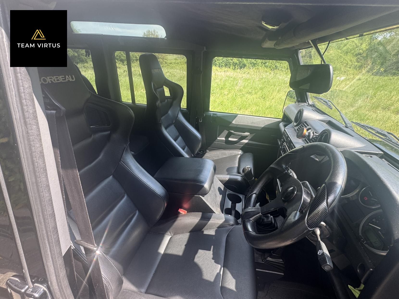Land Rover Defender 110 2.2 TDCi XS SUV Double Cab 5dr Diesel Manual 4WD MWB Euro 5 (122 ps)