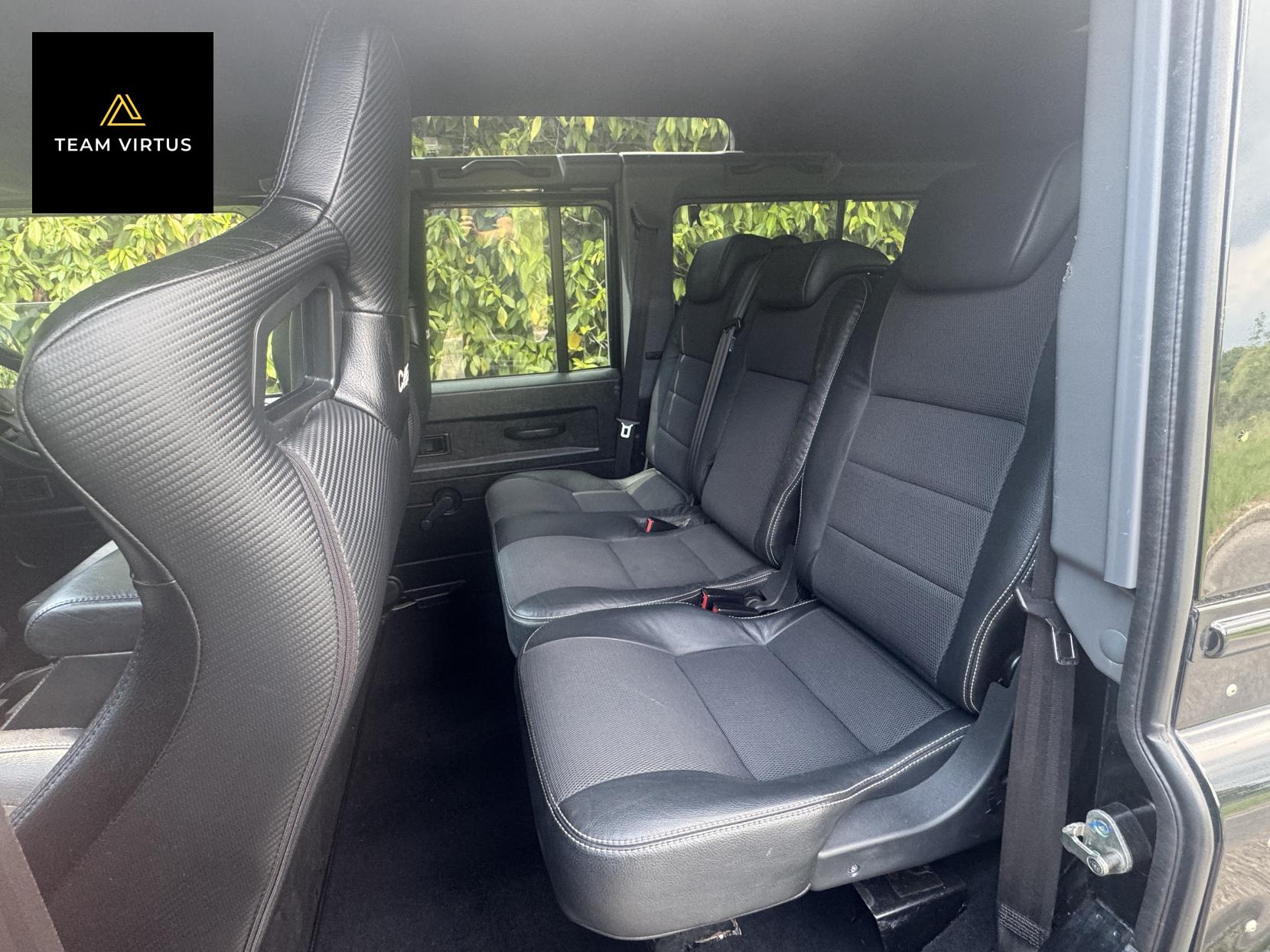 Land Rover Defender 110 2.2 TDCi XS SUV Double Cab 5dr Diesel Manual 4WD MWB Euro 5 (122 ps)