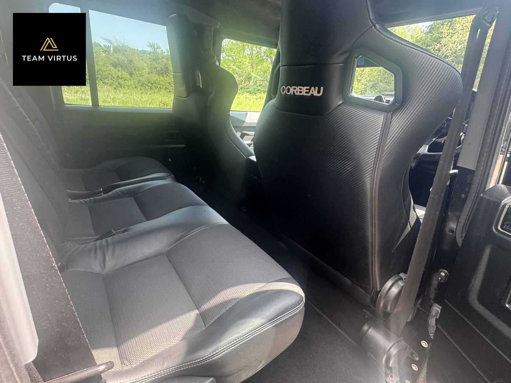 Land Rover Defender 110 2.2 TDCi XS SUV Double Cab 5dr Diesel Manual 4WD MWB Euro 5 (122 ps)