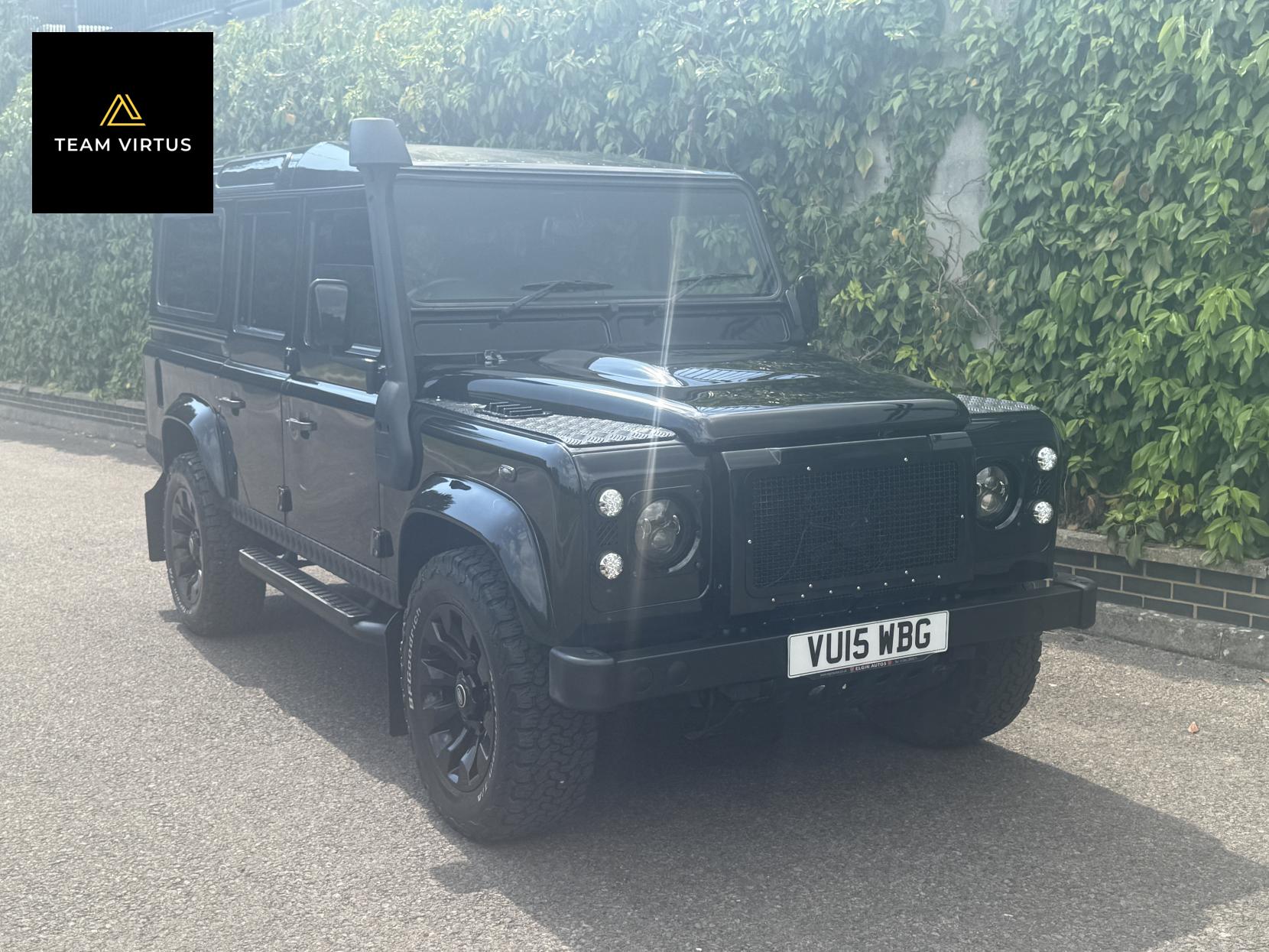 Land Rover Defender 110 2.2 TDCi XS SUV Double Cab 5dr Diesel Manual 4WD MWB Euro 5 (122 ps)